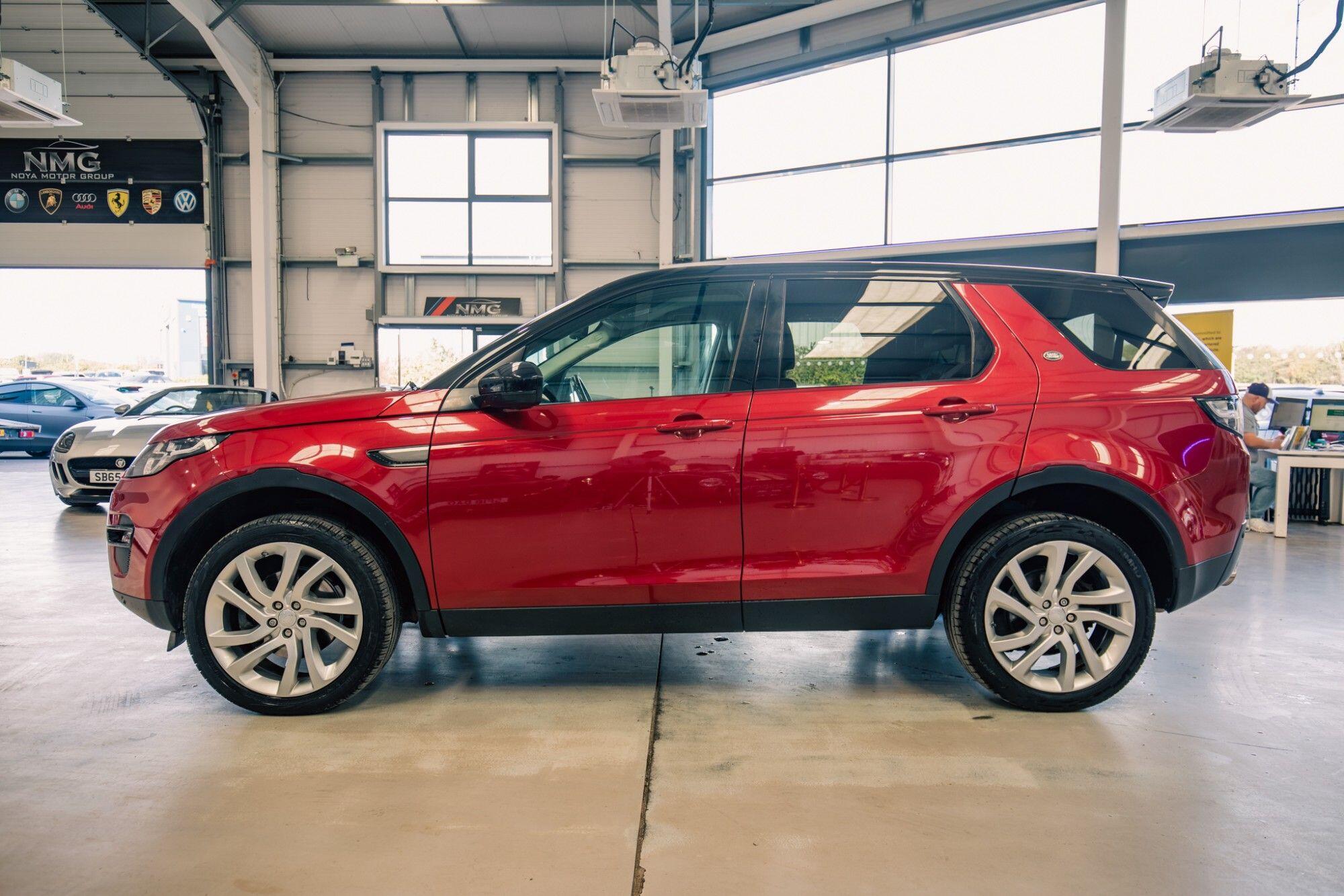 Land Rover Discovery Sport view 24