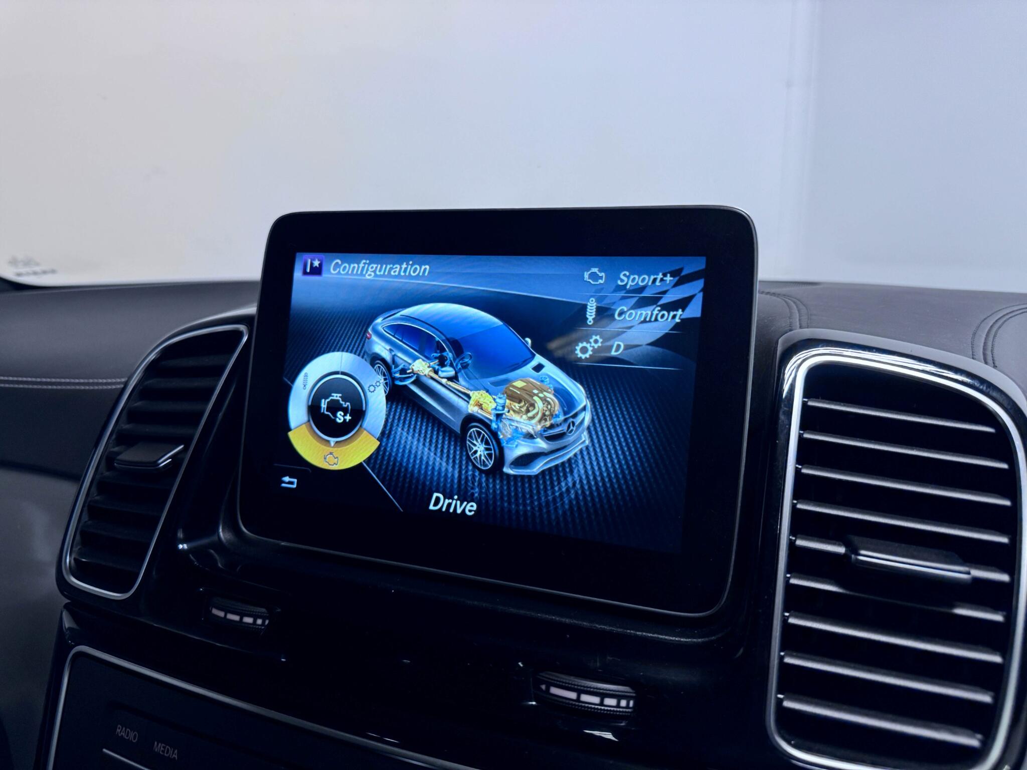 Mercedes-Benz Gle view 74
