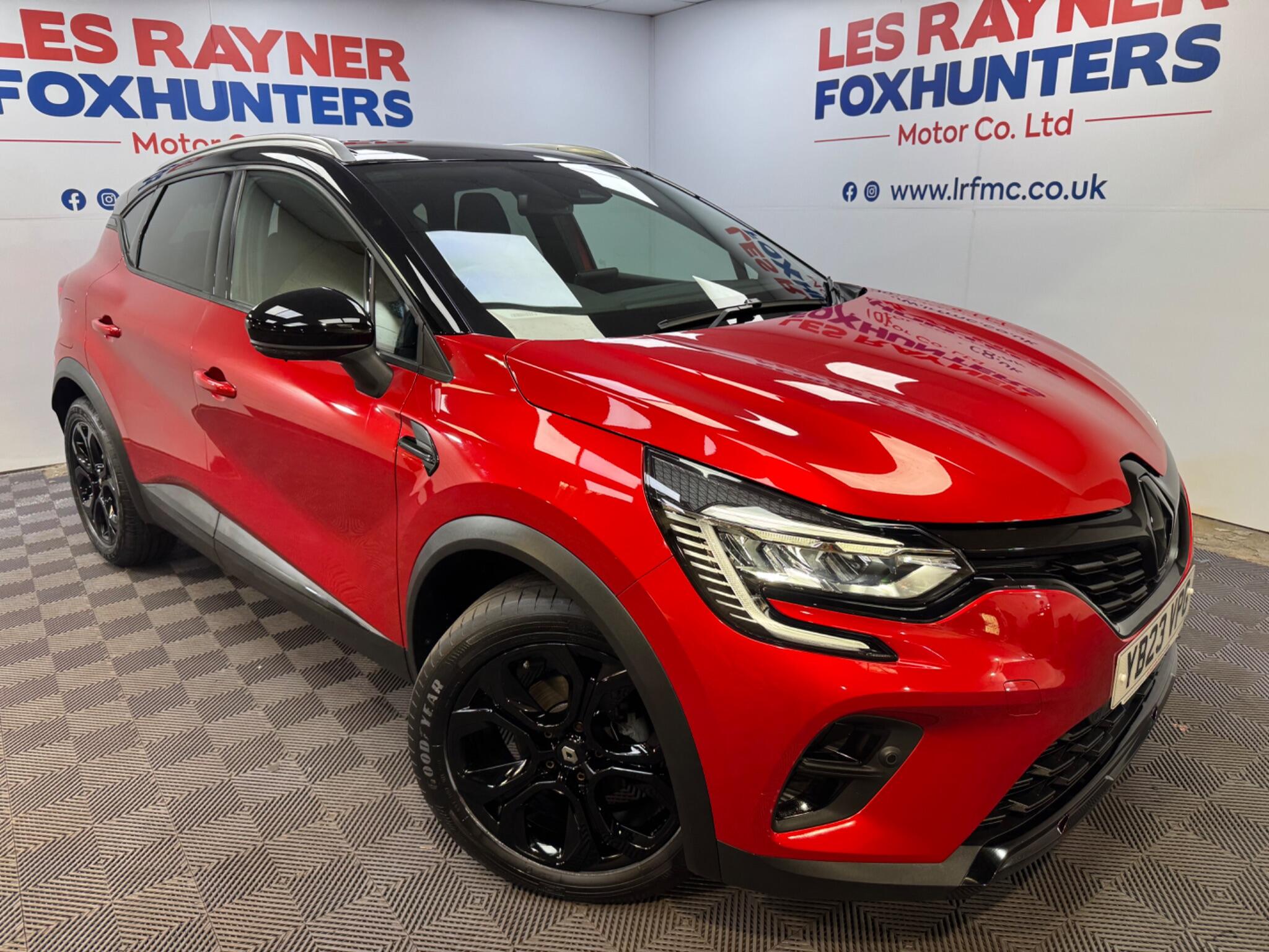 2023 Renault Captur in Red for sale