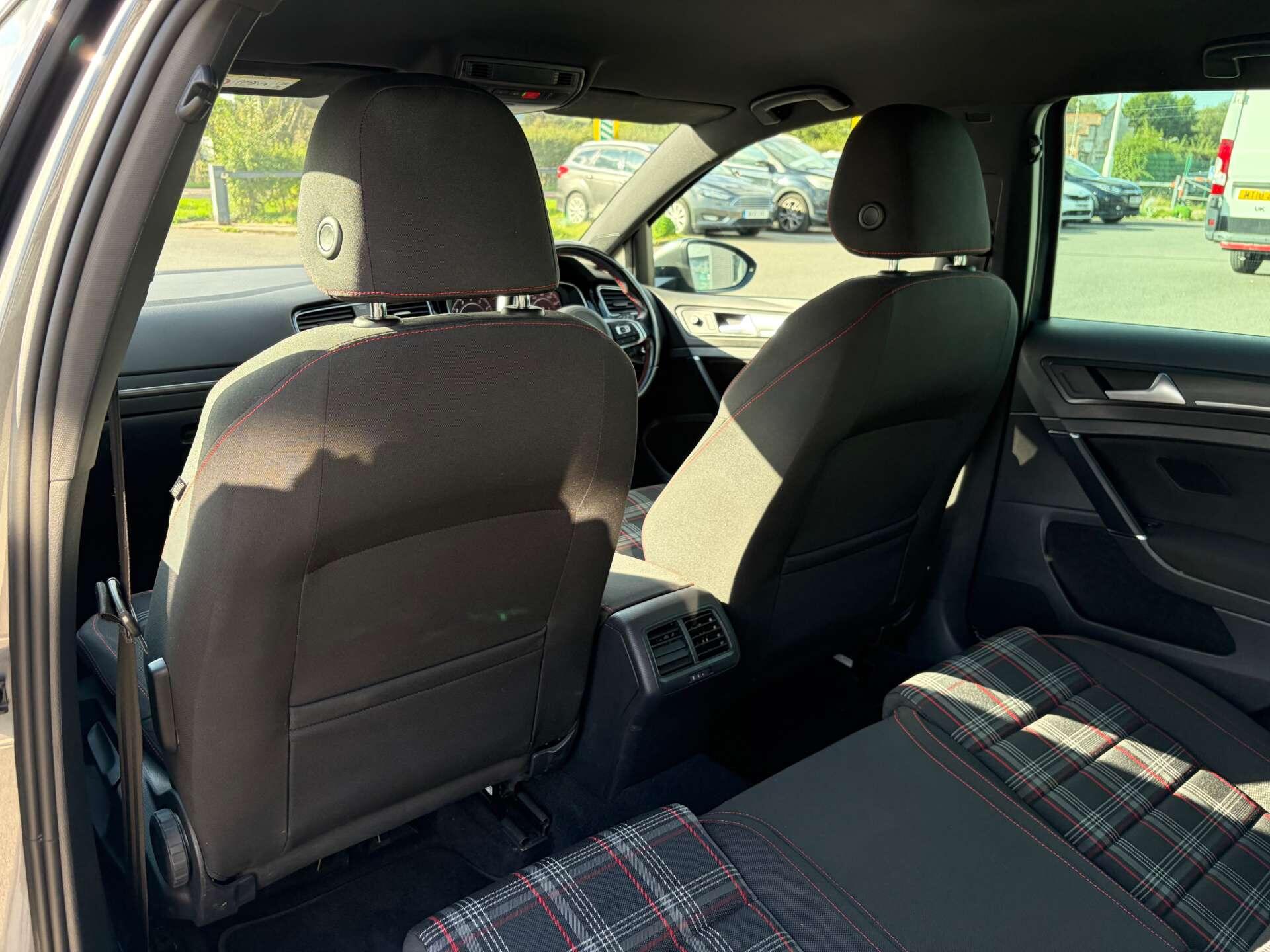 Volkswagen Golf view 22