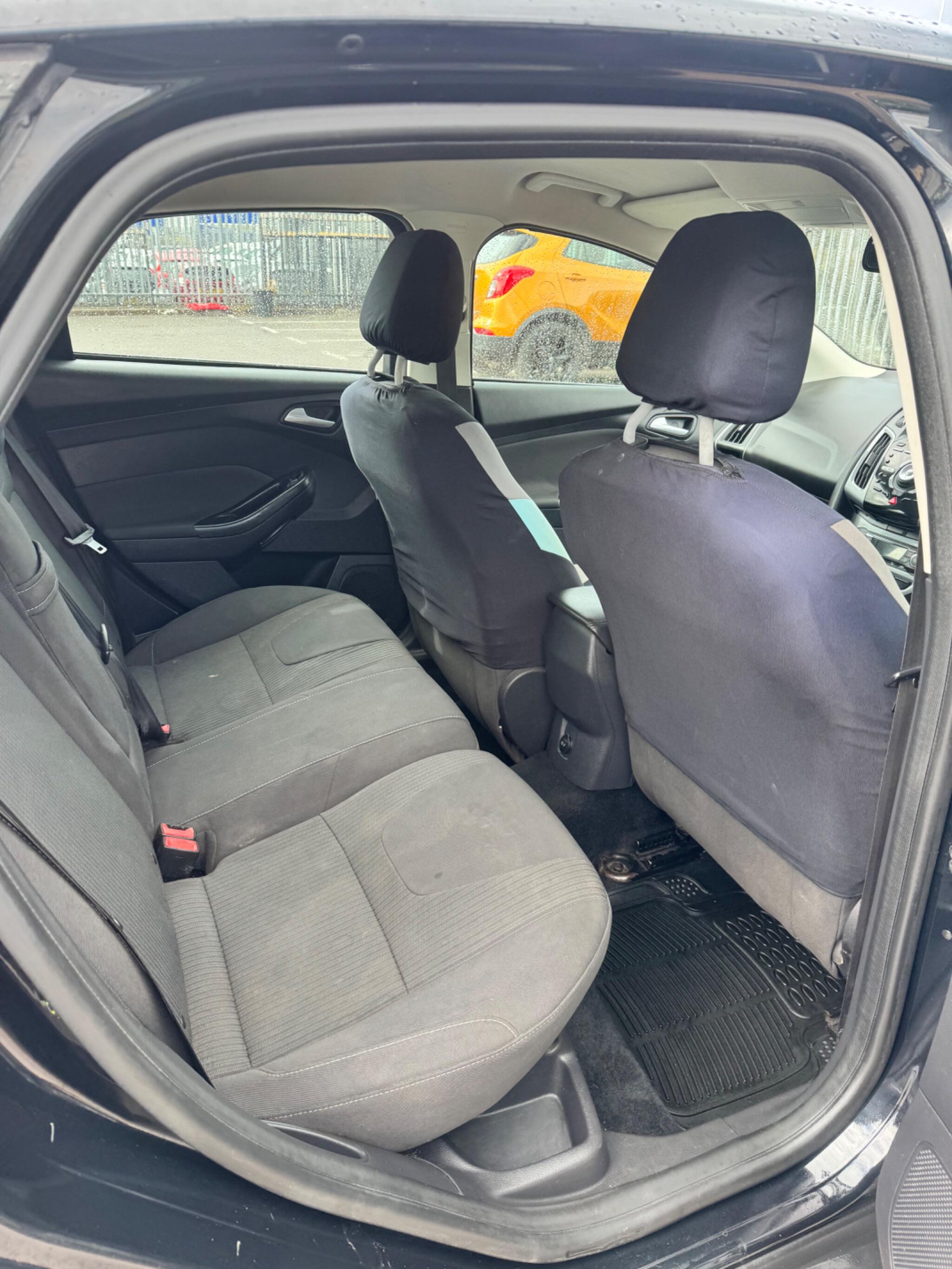Ford Focus view 29