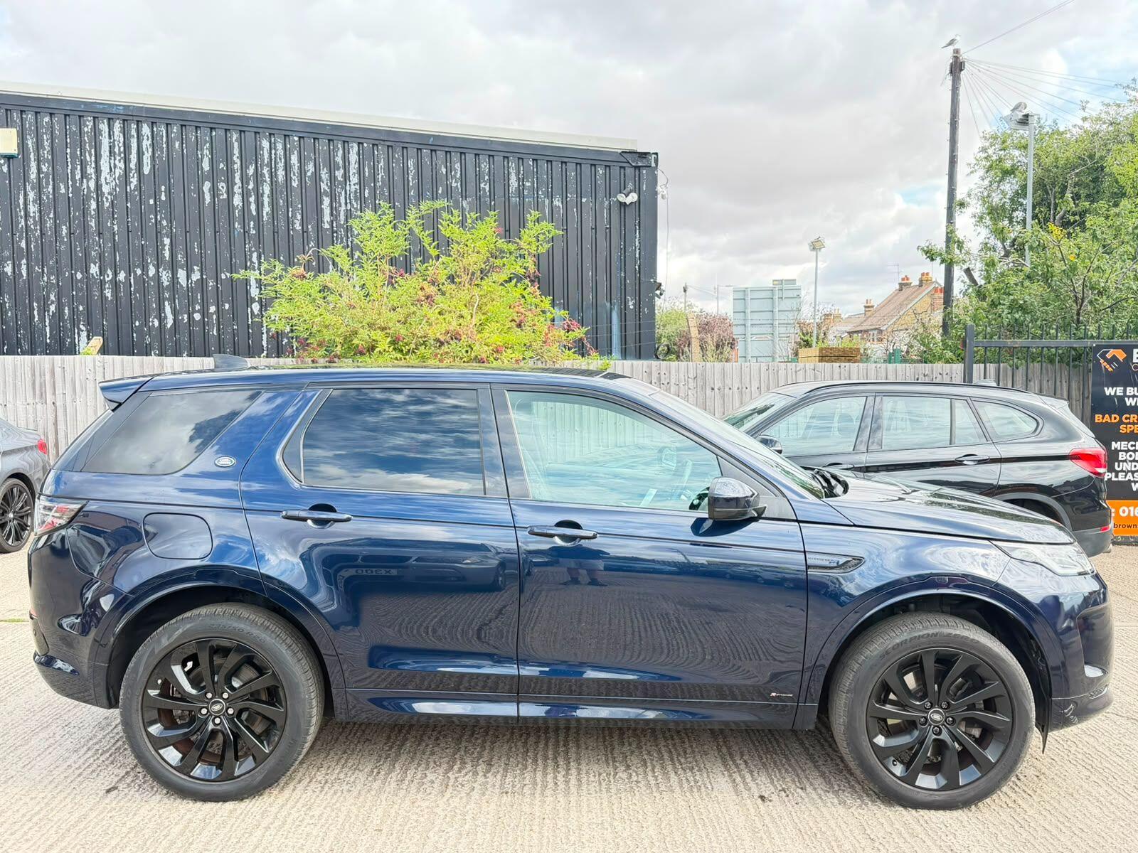 Land Rover Discovery Sport view 7