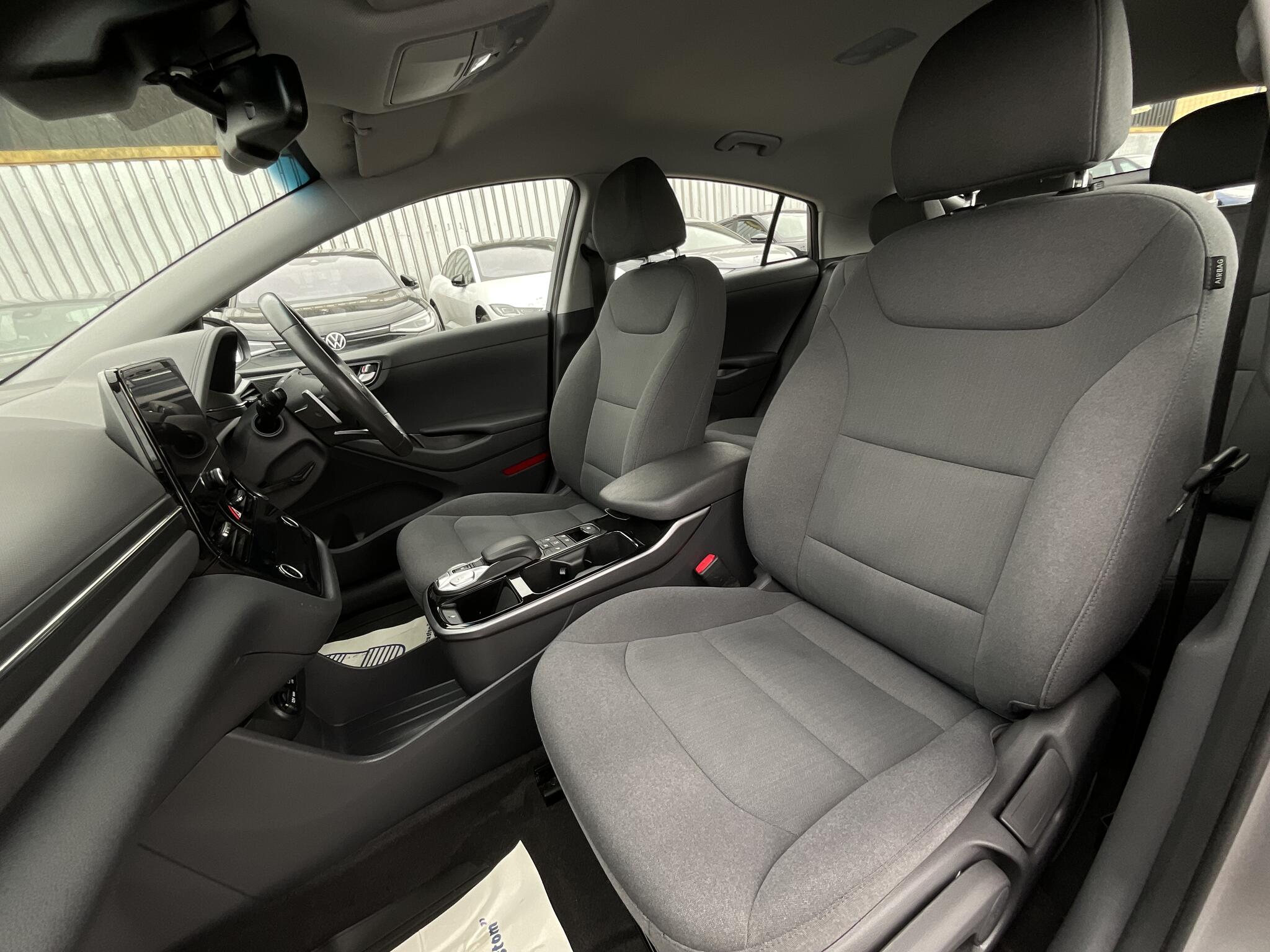 Hyundai Ioniq view 18