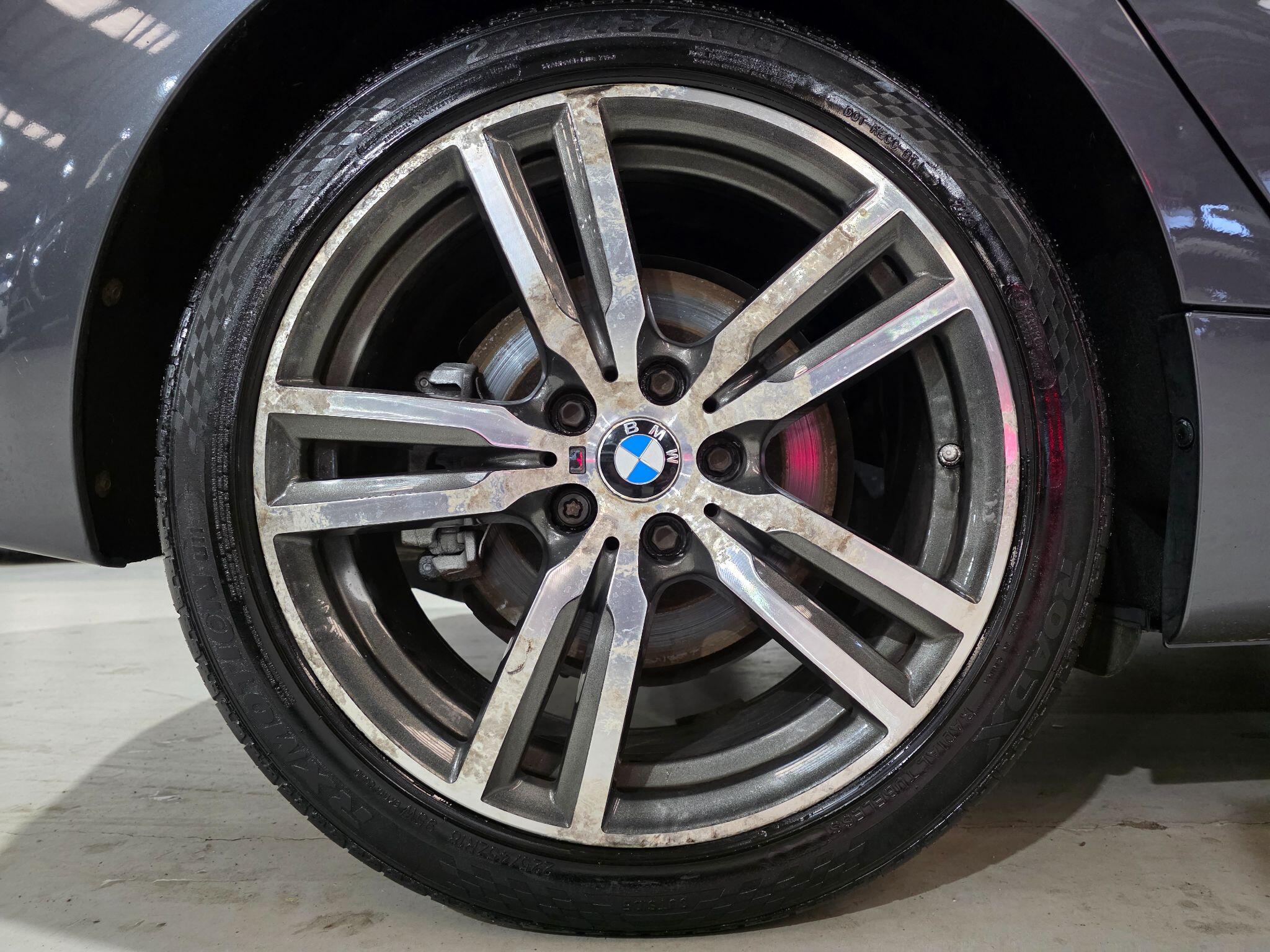 BMW 2 Series view 33