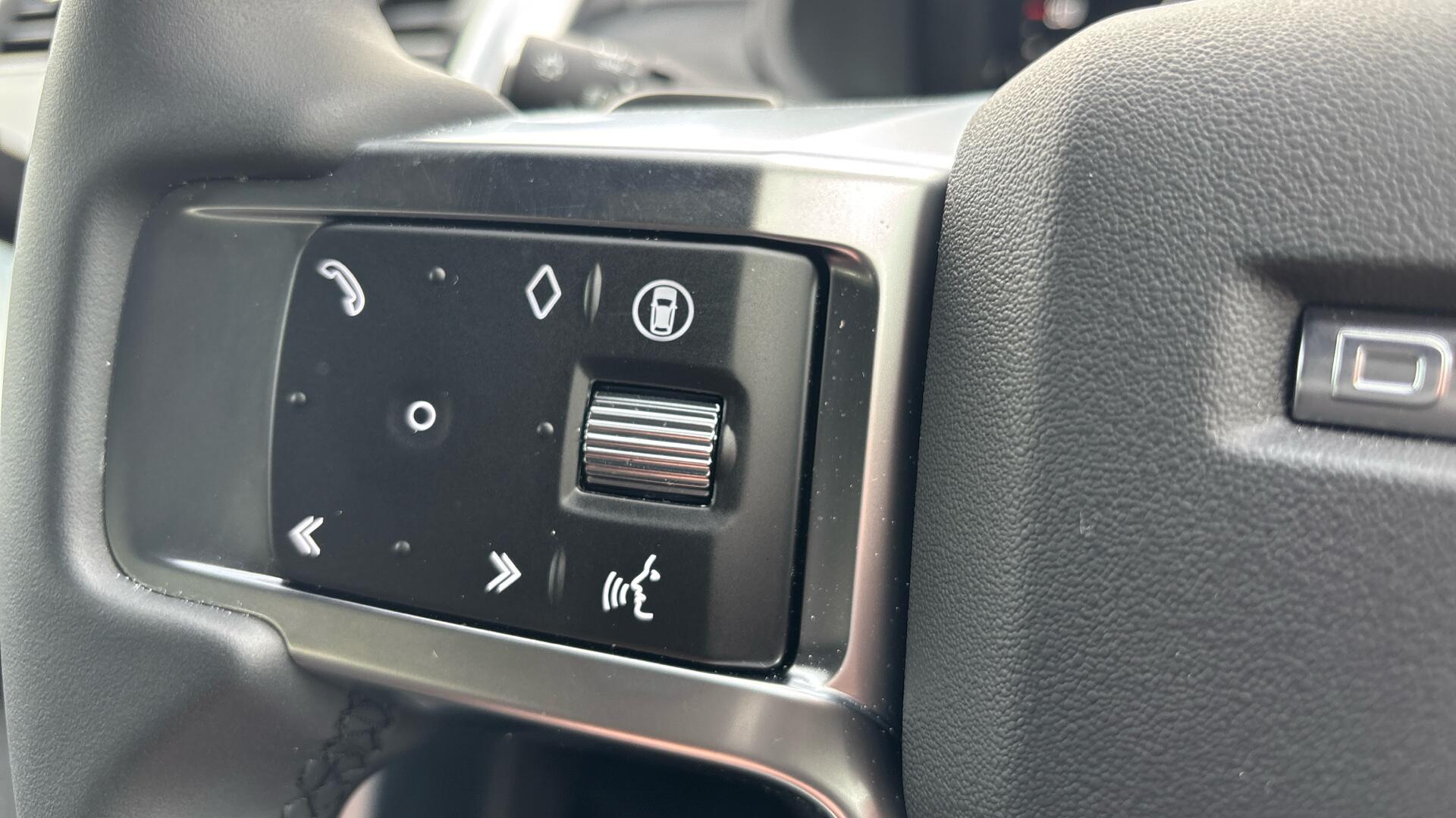 Land Rover Discovery view 32