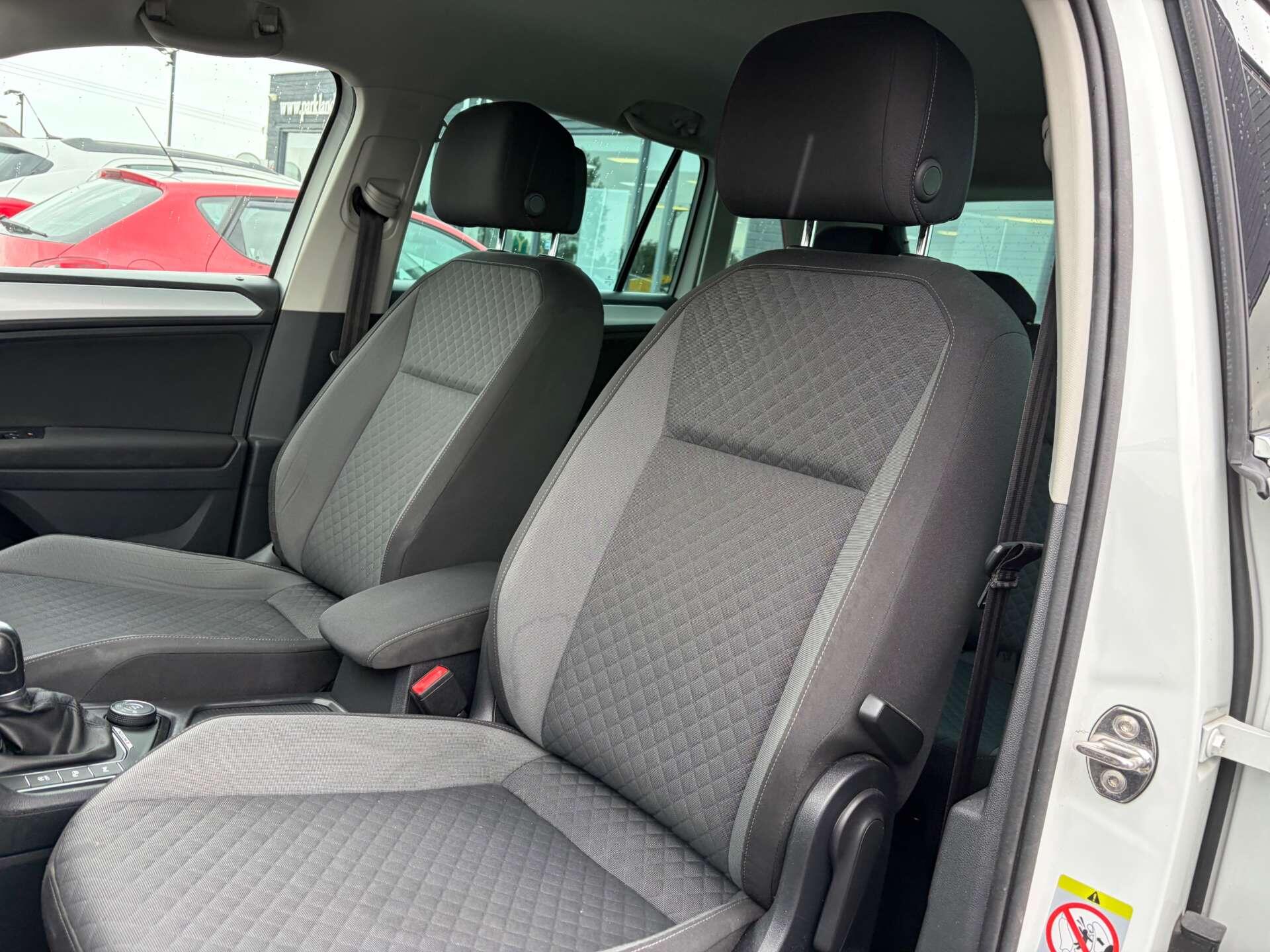 Volkswagen Tiguan view 17