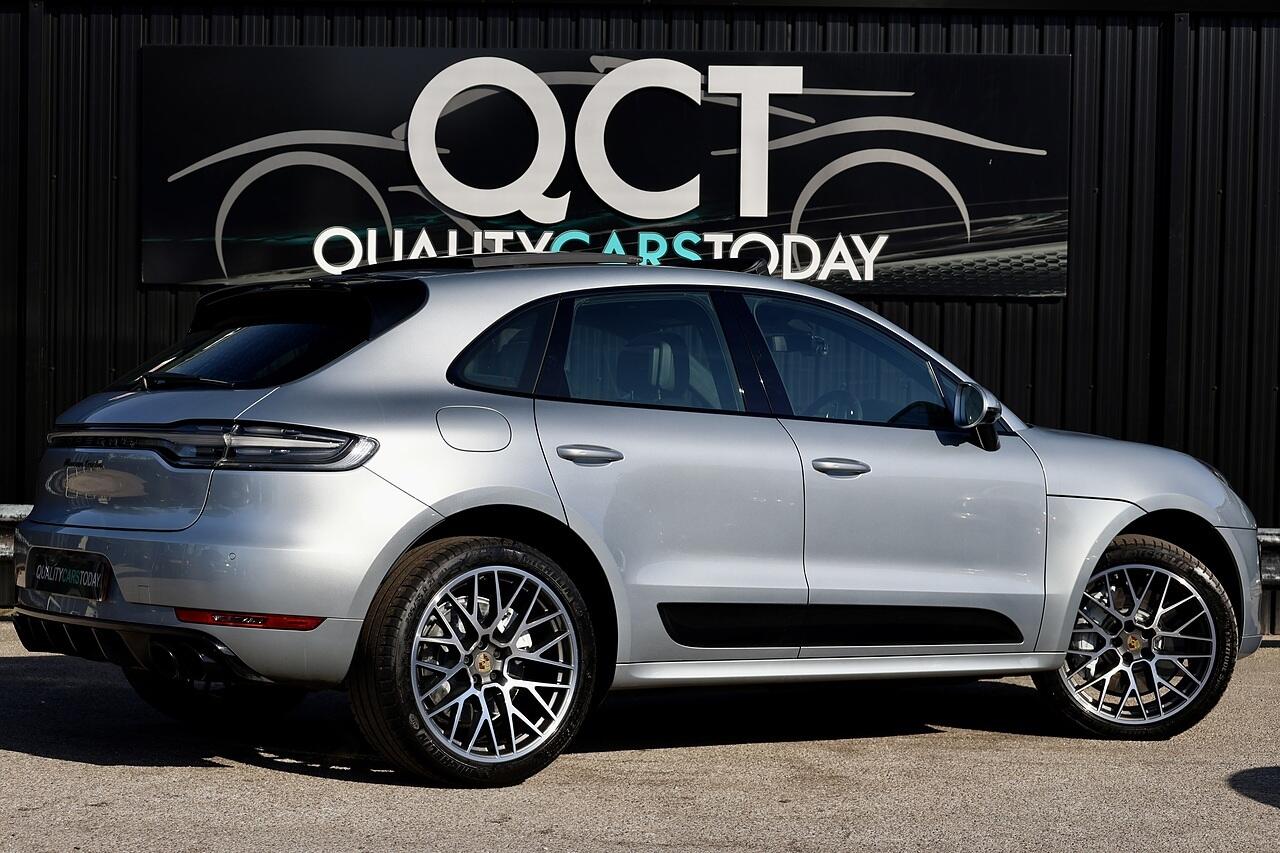 Porsche Macan view 10