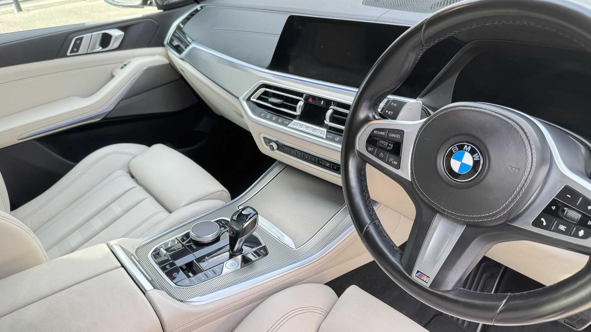 BMW X5 view 15