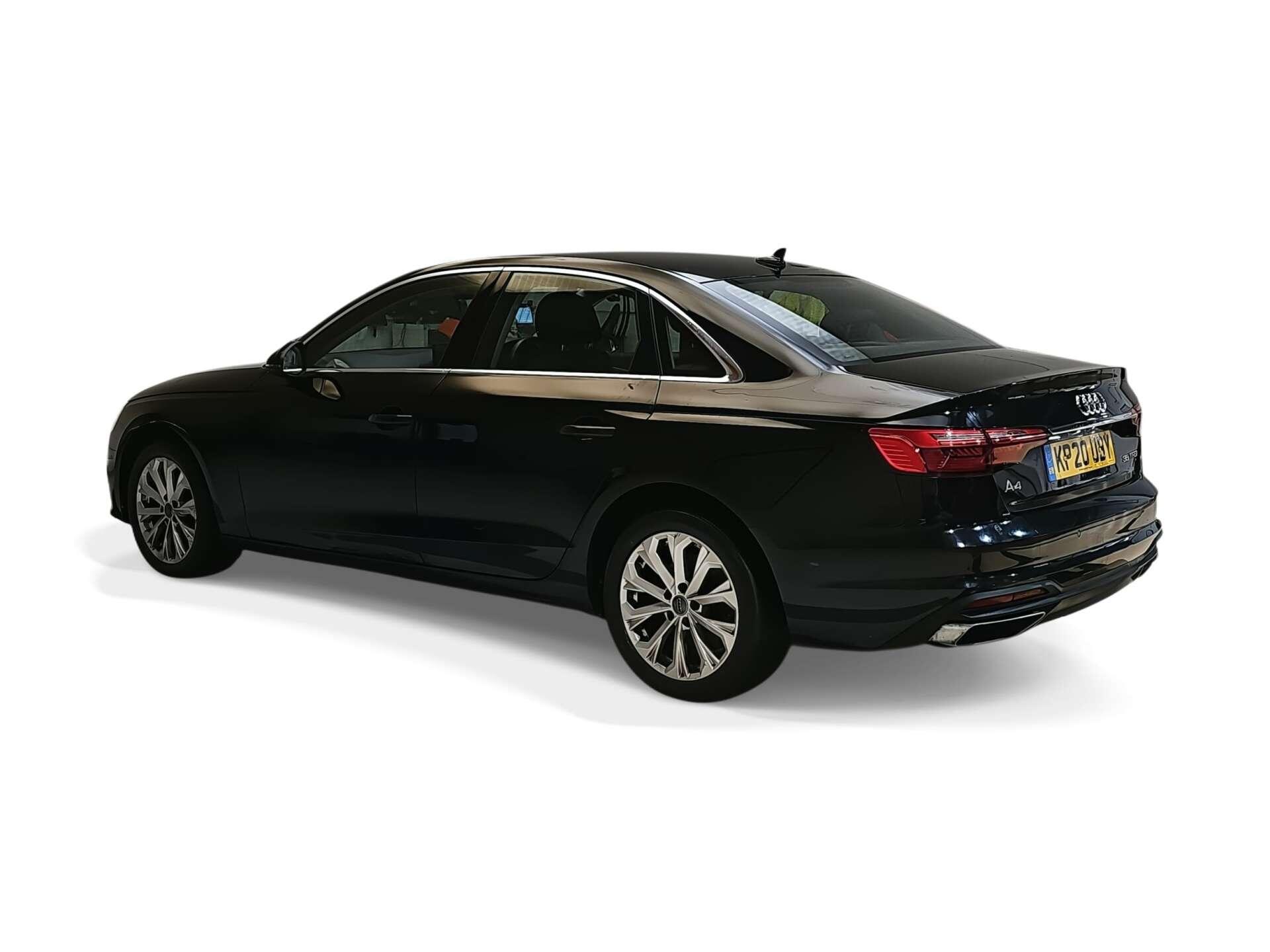 Audi A4 view 4