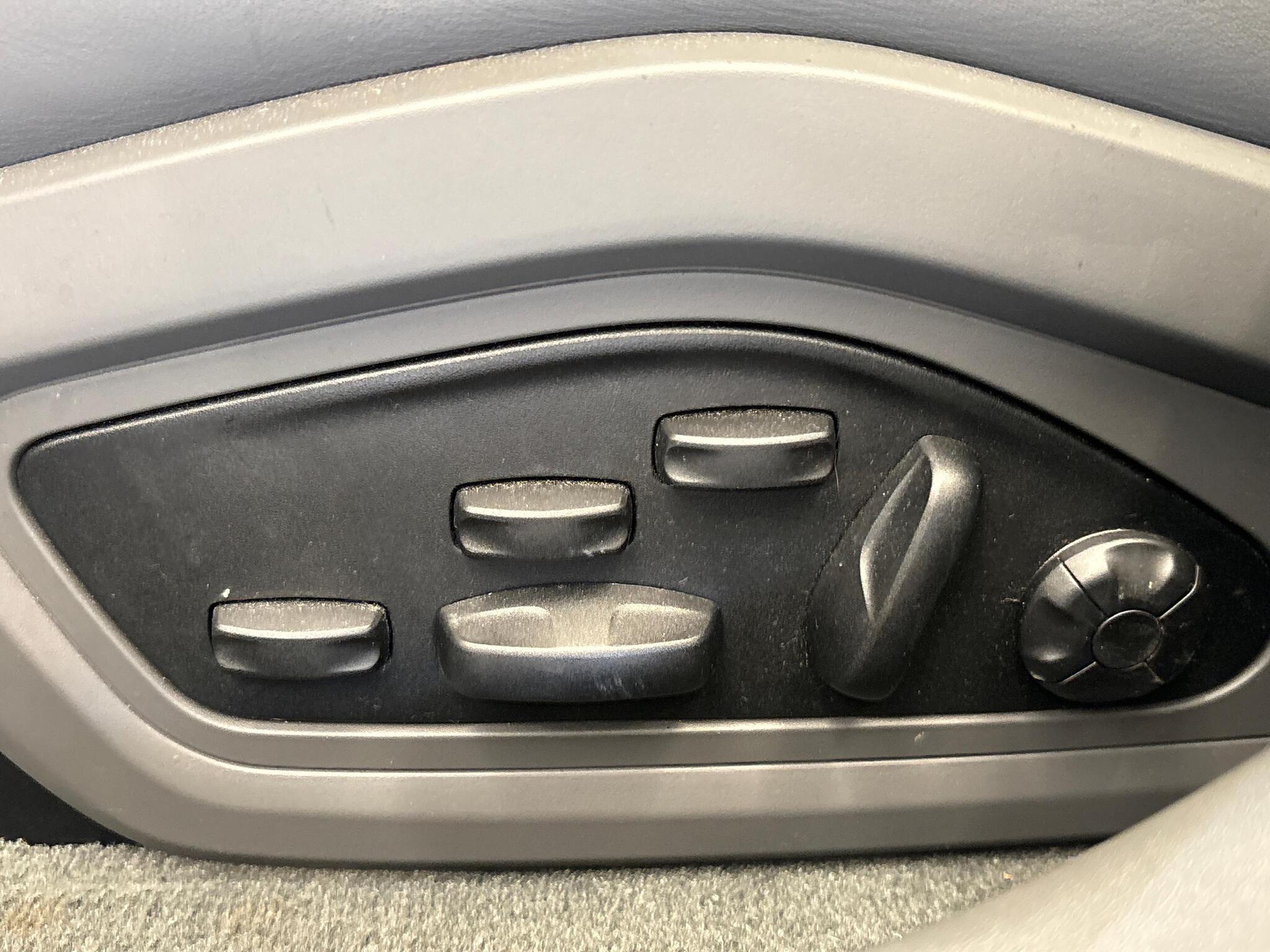 Porsche Taycan view 34