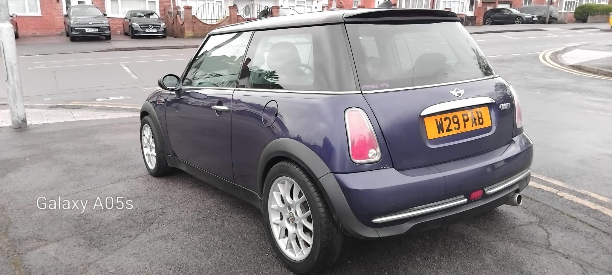 2005 MINI Hatch image 4