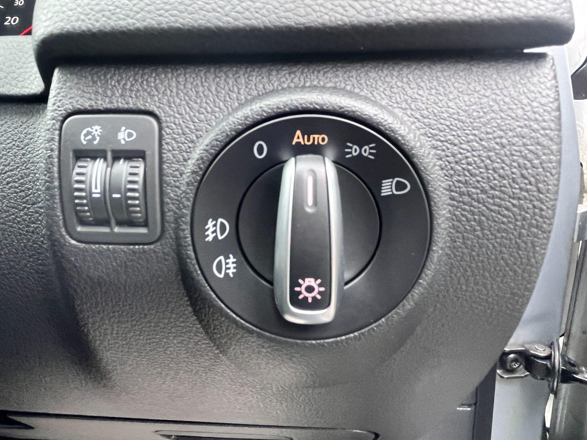 Volkswagen Tiguan view 14