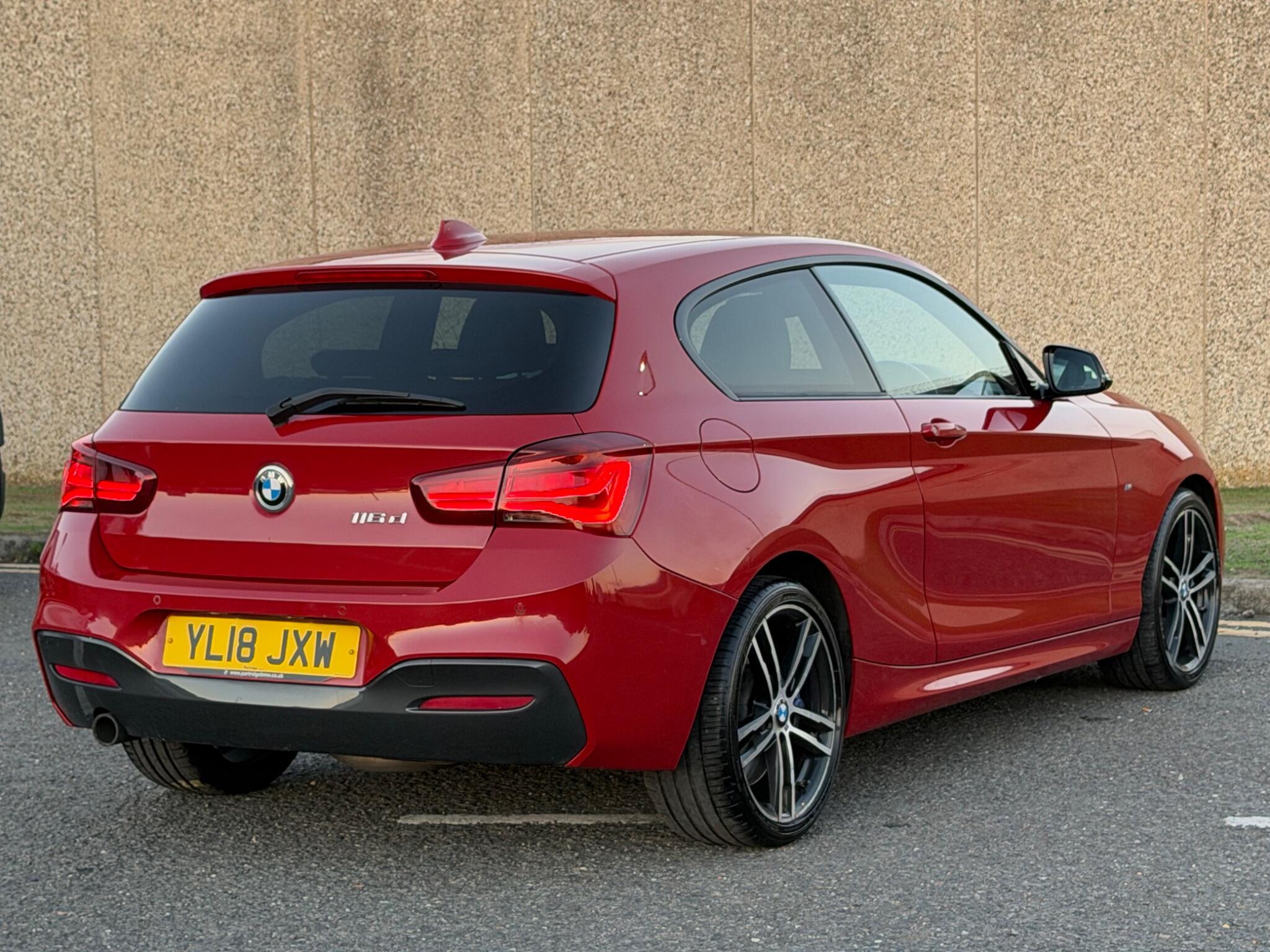 BMW 1 Series view 10