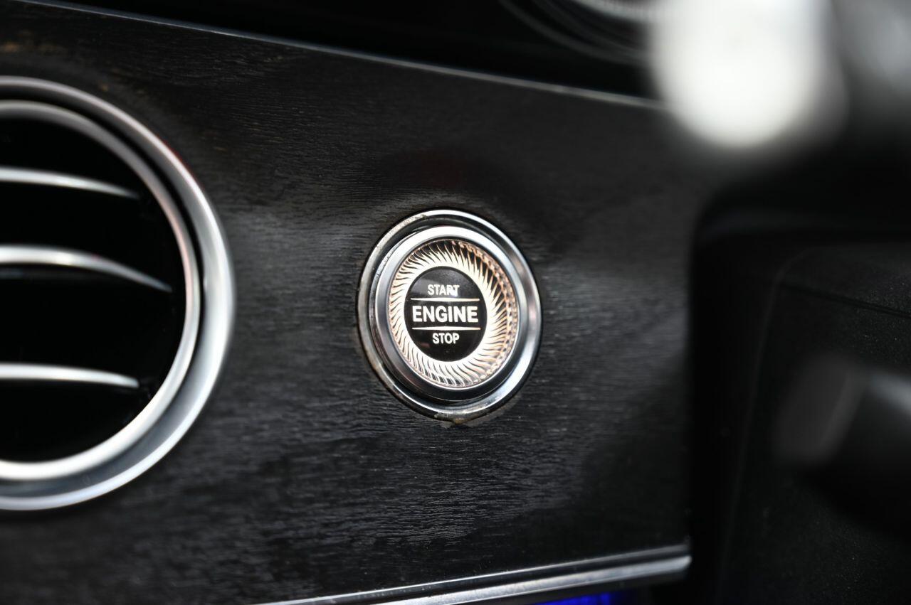 Mercedes-Benz E Class view 20