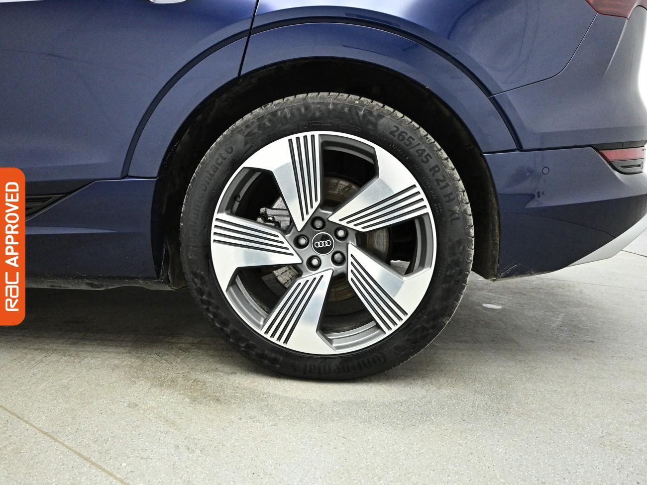Audi E-Tron view 30