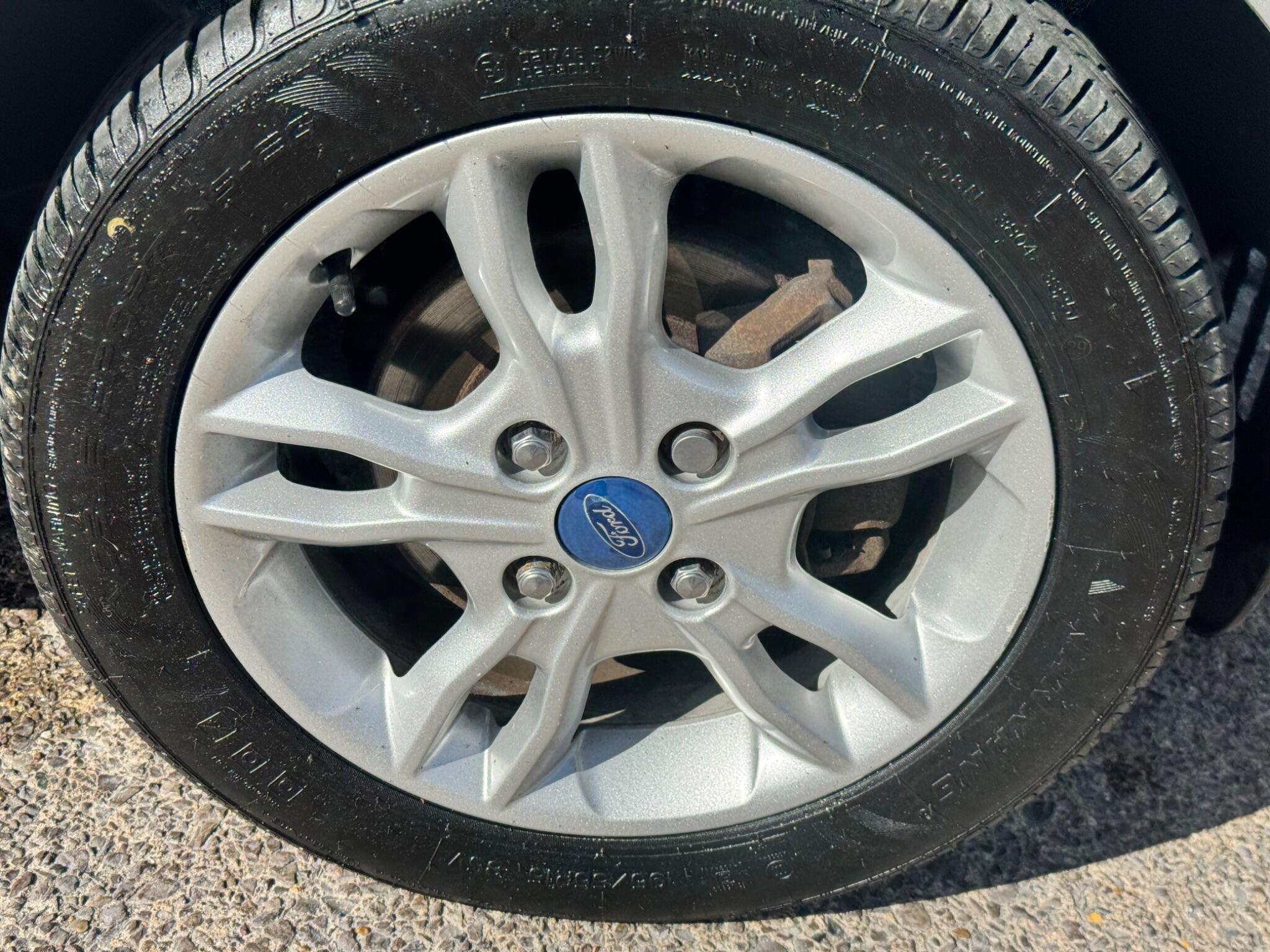 Ford Fiesta view 38