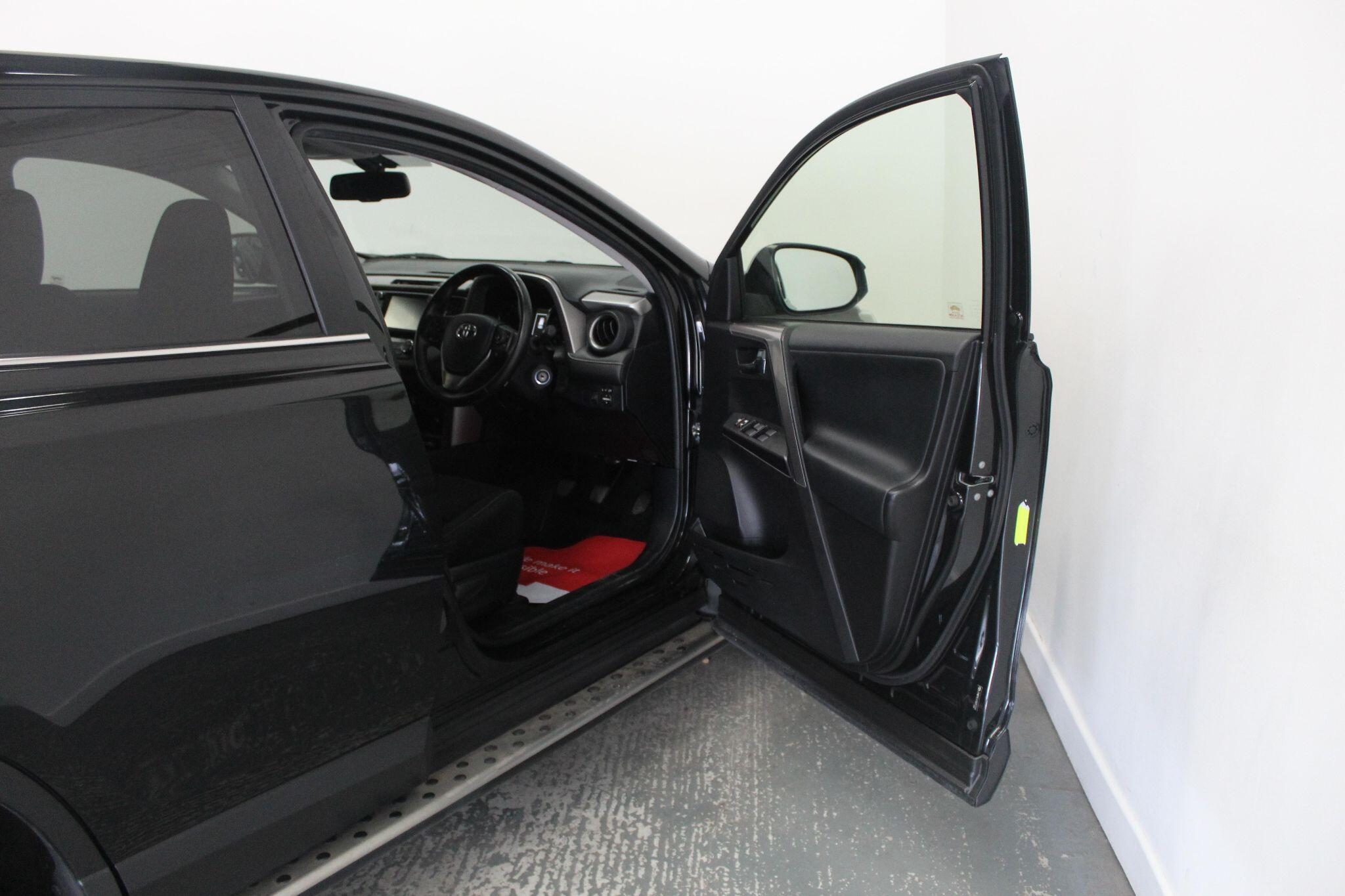 Toyota Rav4 view 25