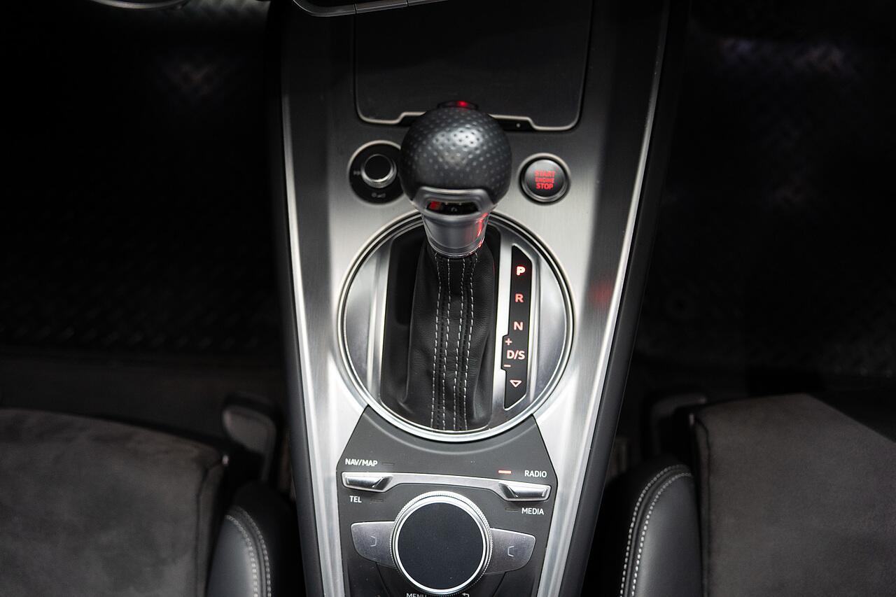 Audi TT view 14