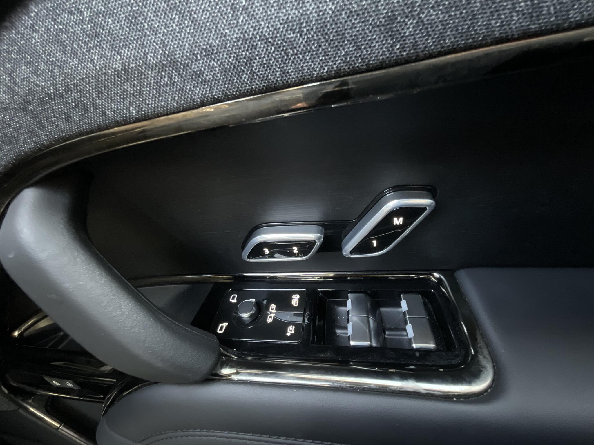 Land Rover Range Rover Sport view 42