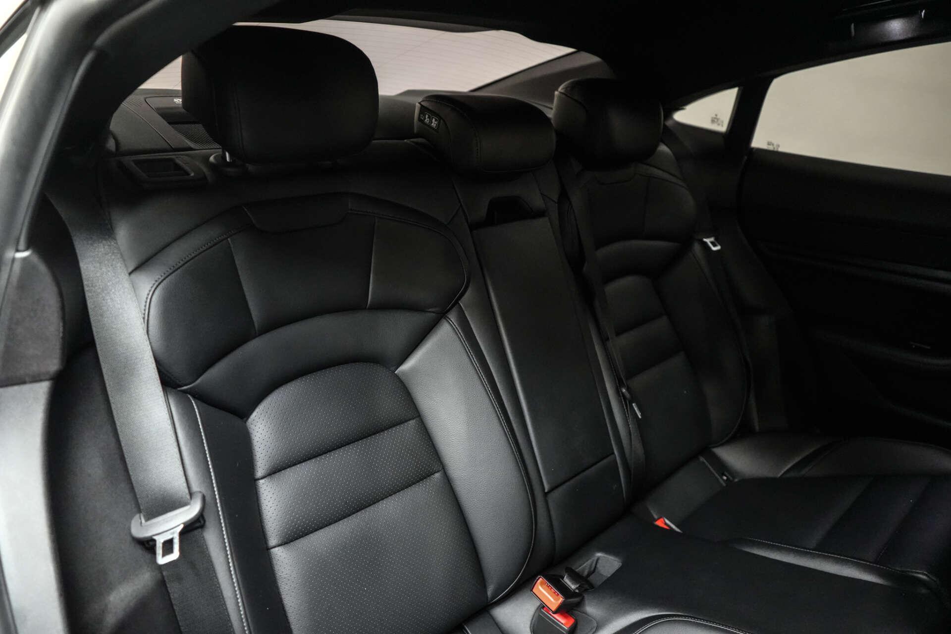 Porsche Taycan view 20