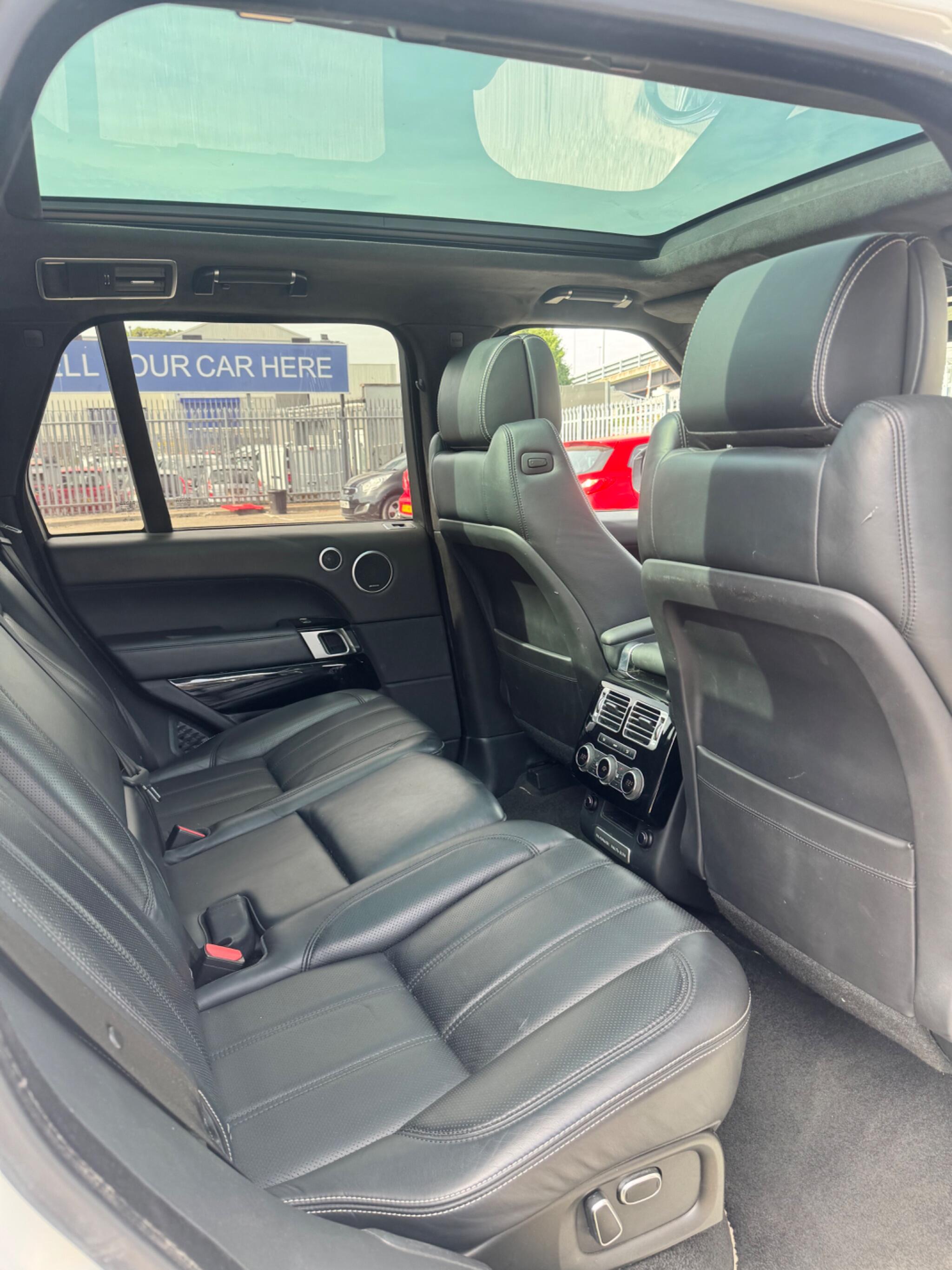 Land Rover Range Rover view 26