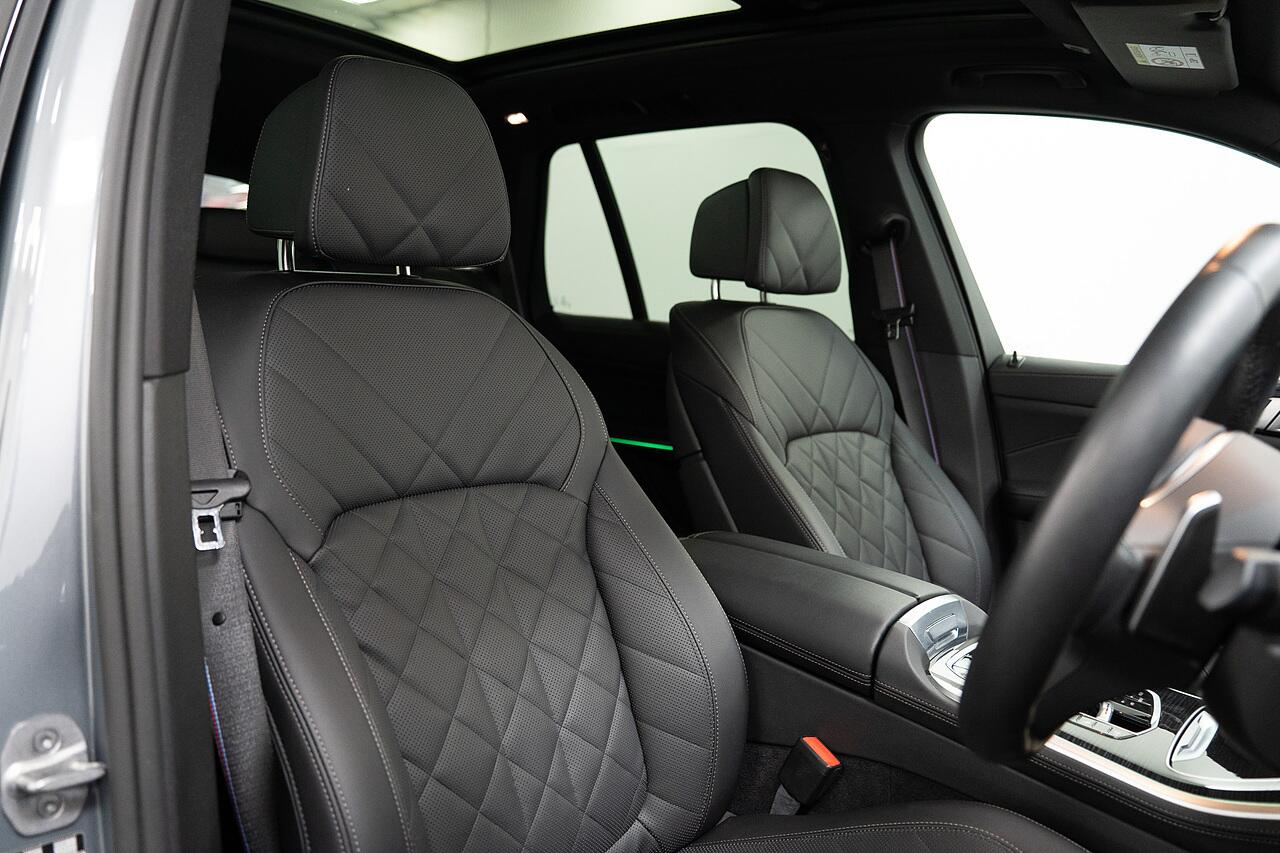 BMW X5 view 2
