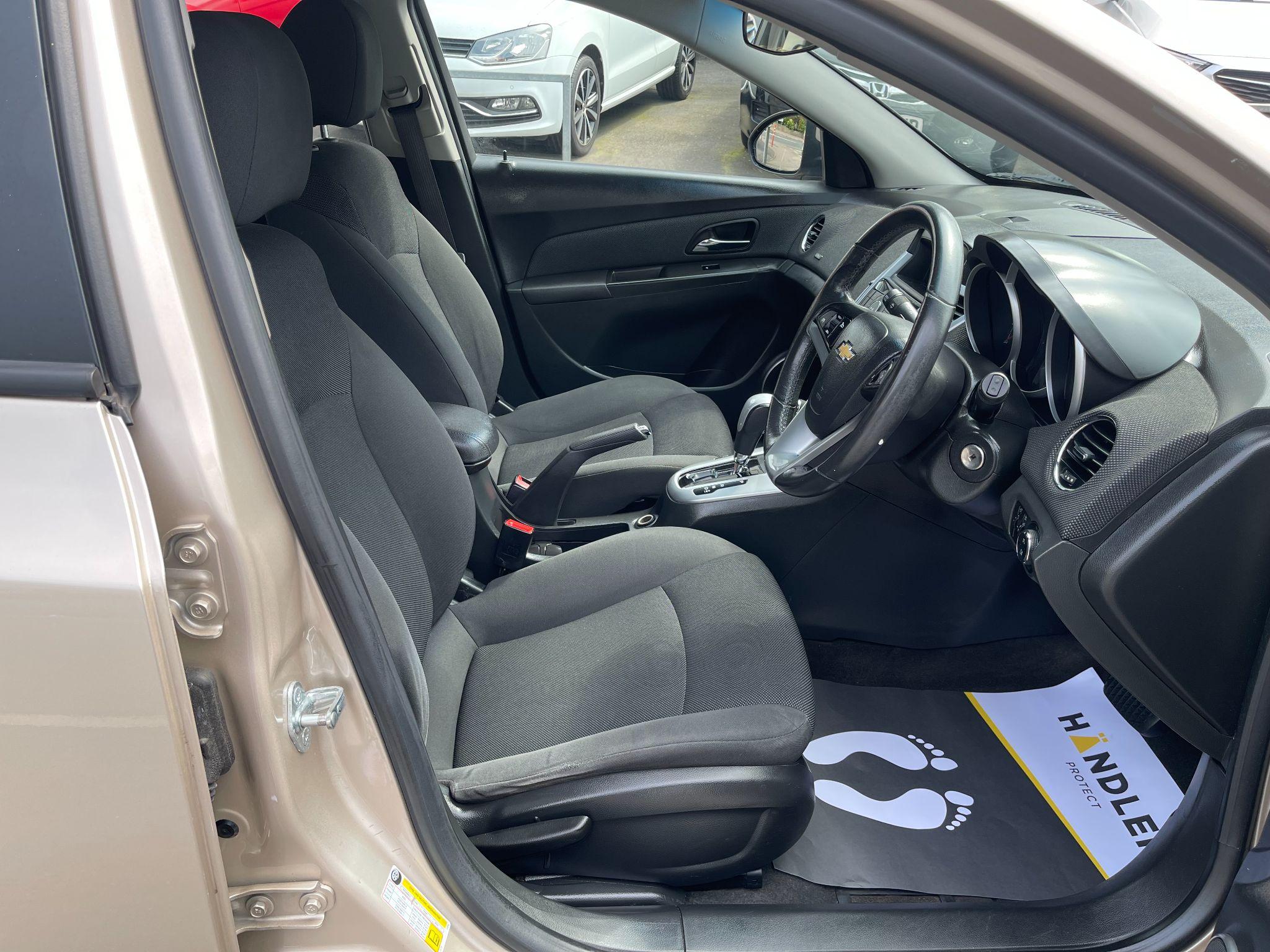 Chevrolet Cruze view 24