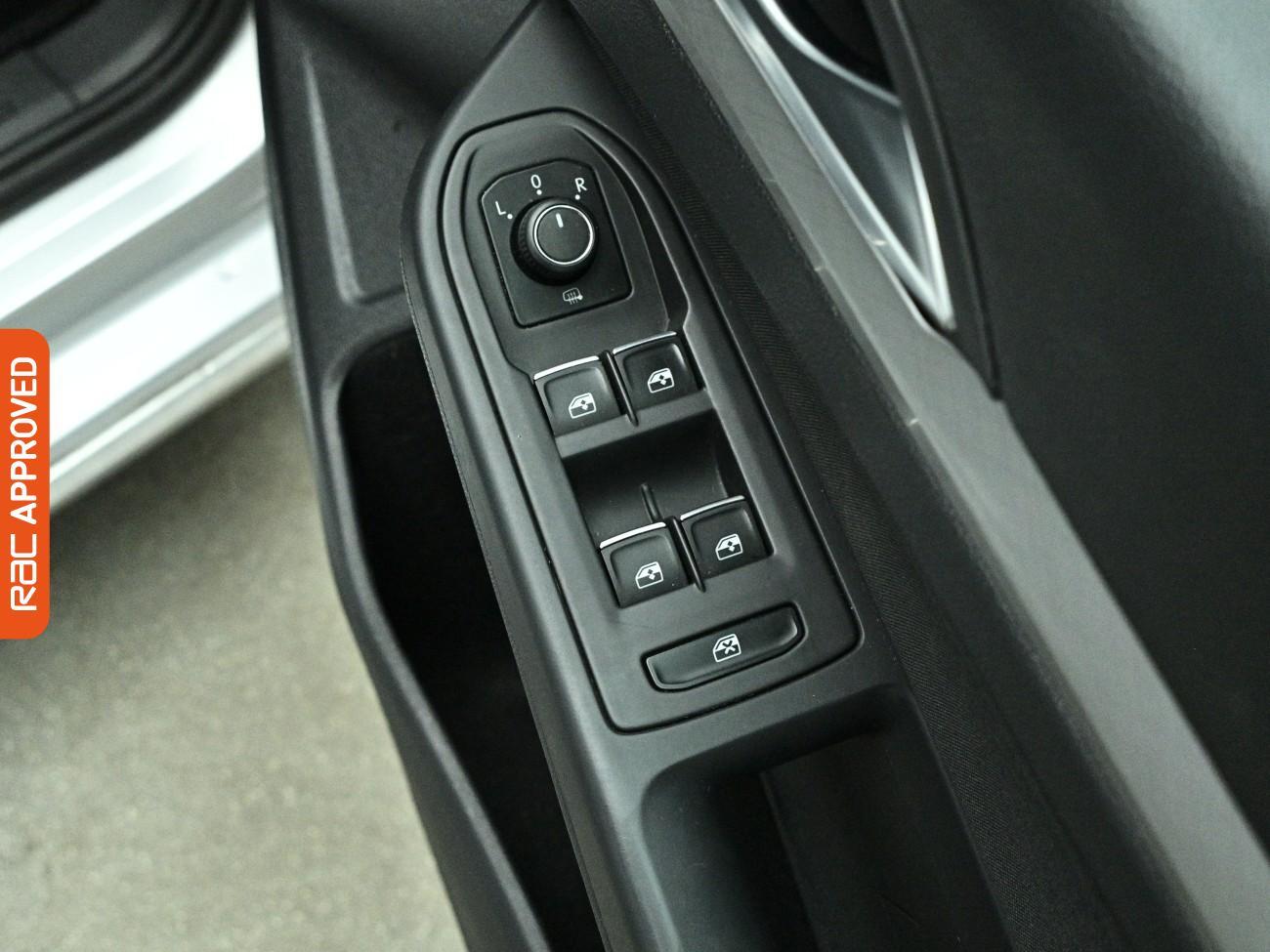 Volkswagen Golf view 23