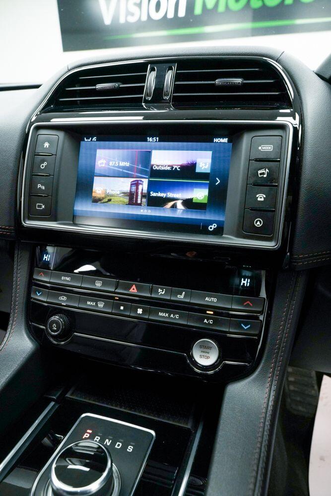 Jaguar F-Pace view 21