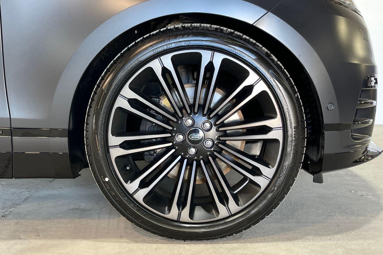 Land Rover Range Rover Velar view 8