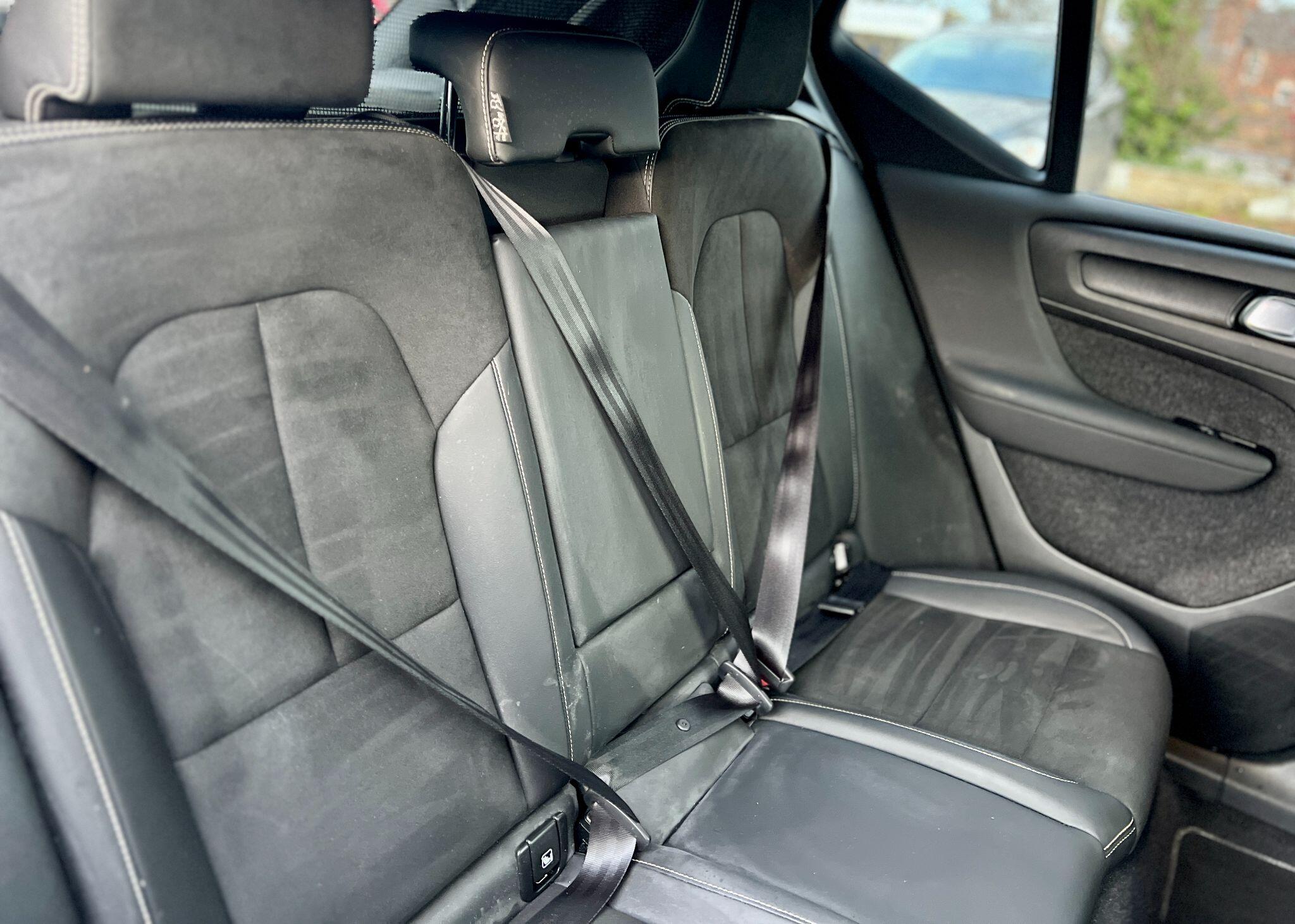 Volvo XC40 view 16
