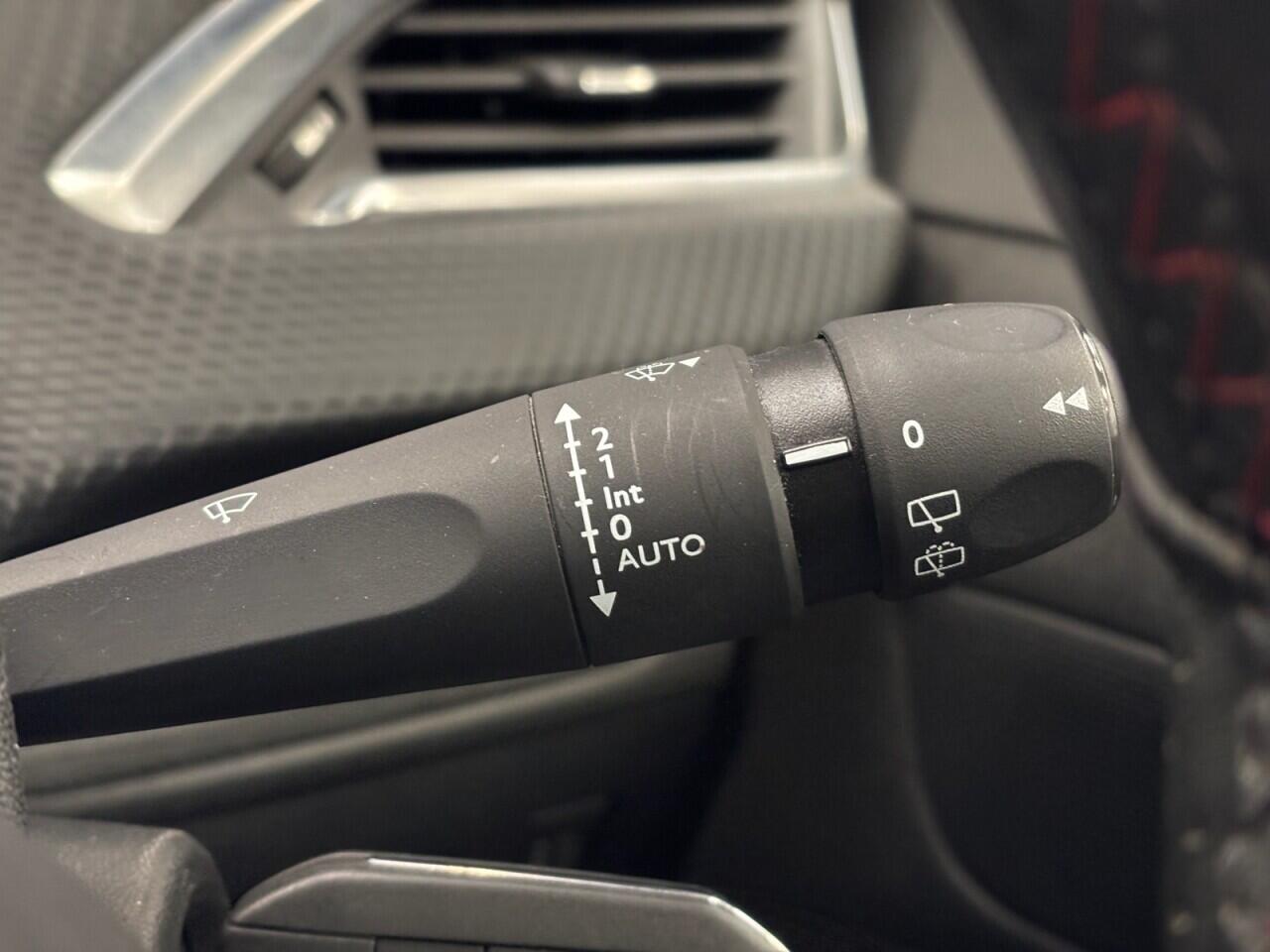 Peugeot 2008 view 39