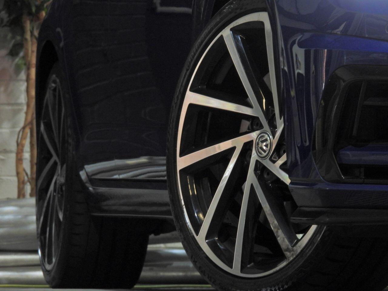 Volkswagen Golf view 2