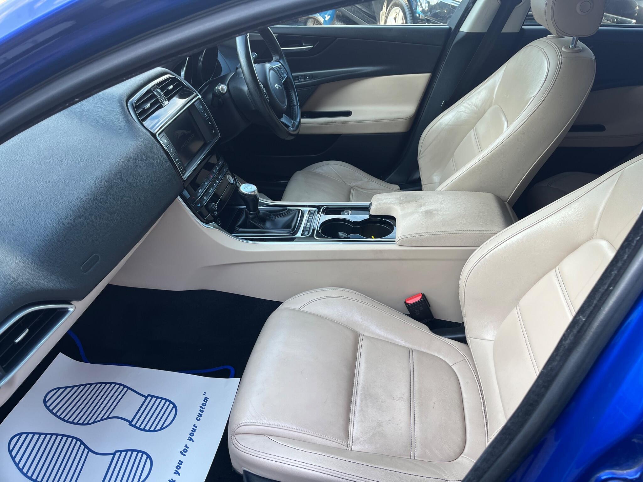 Jaguar XE view 11
