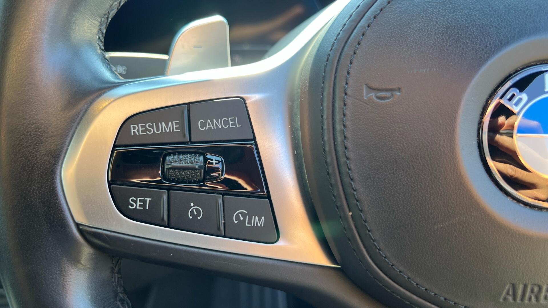 BMW 3 Series view 17