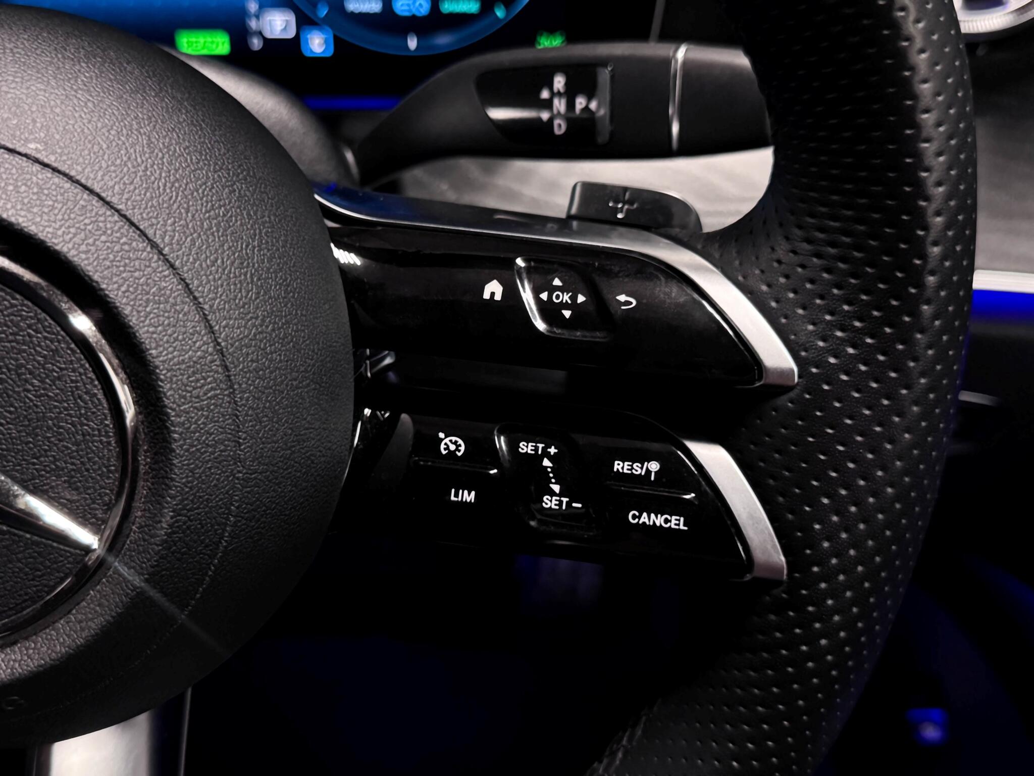 Mercedes-Benz E-Class view 32