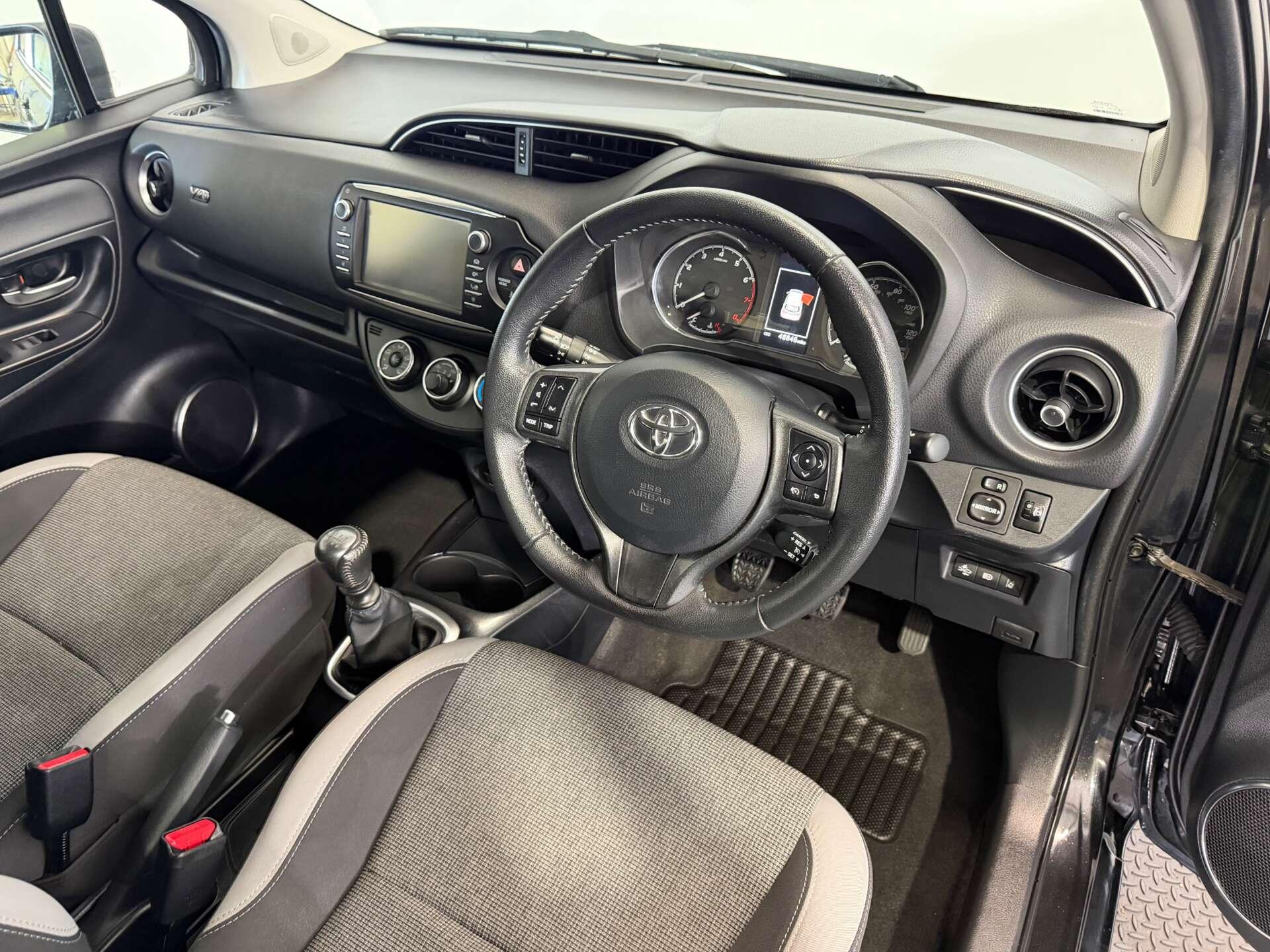 Toyota Yaris view 12