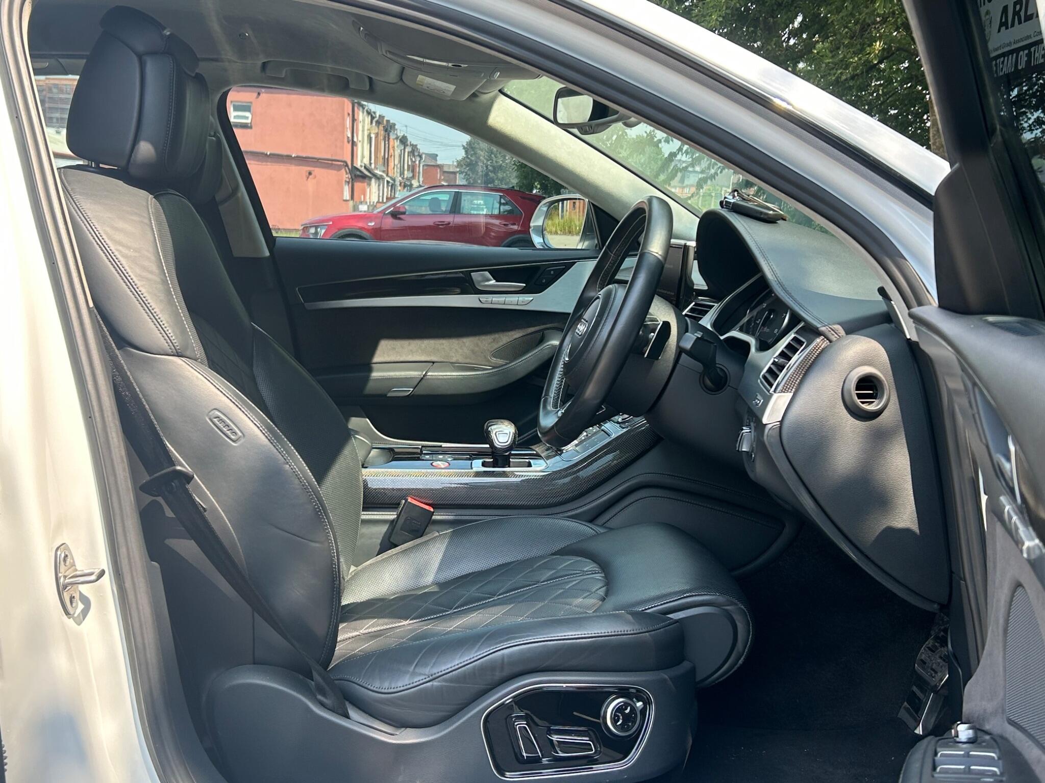 Audi S8 view 37