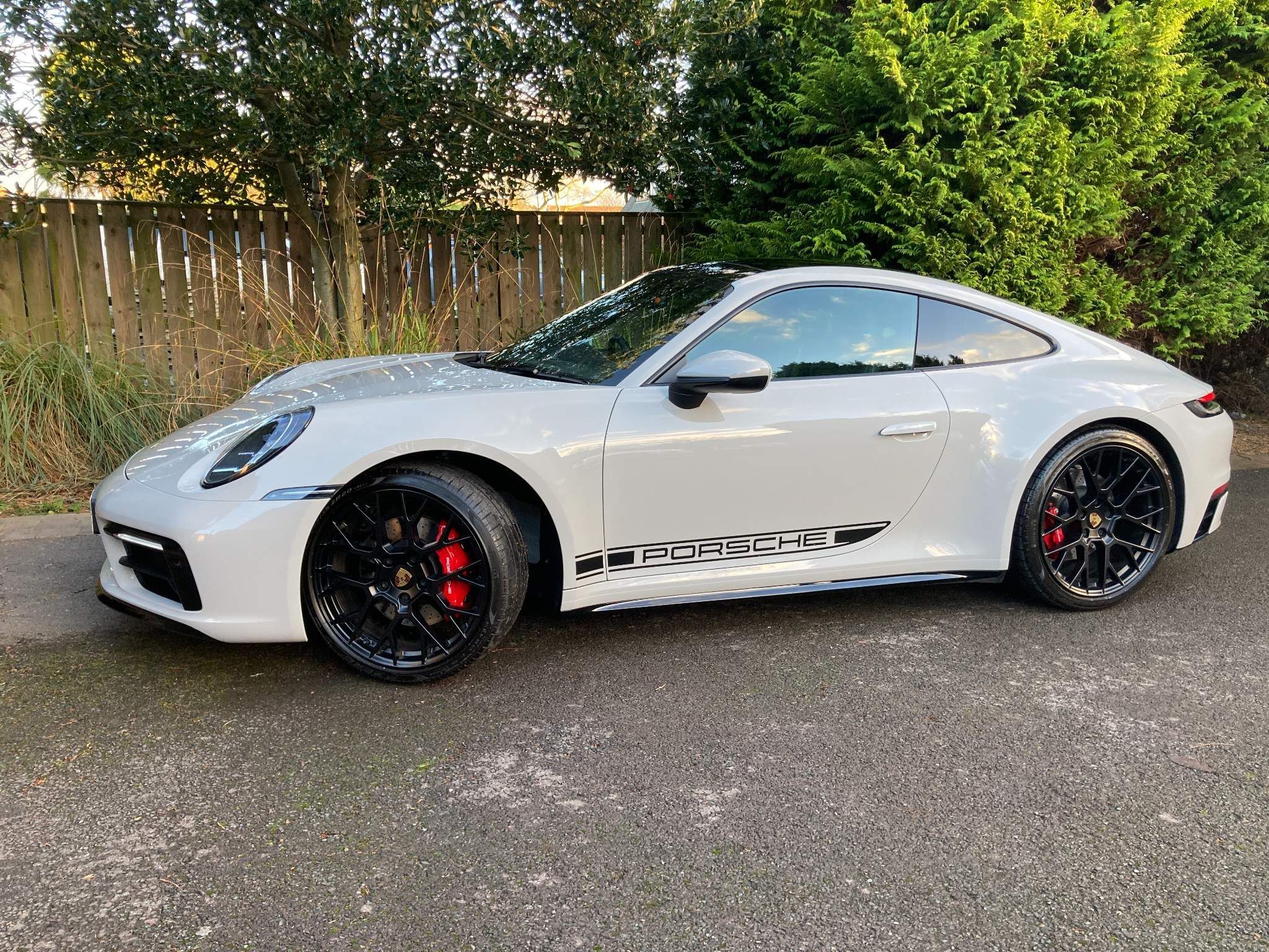 Porsche 911 view 9