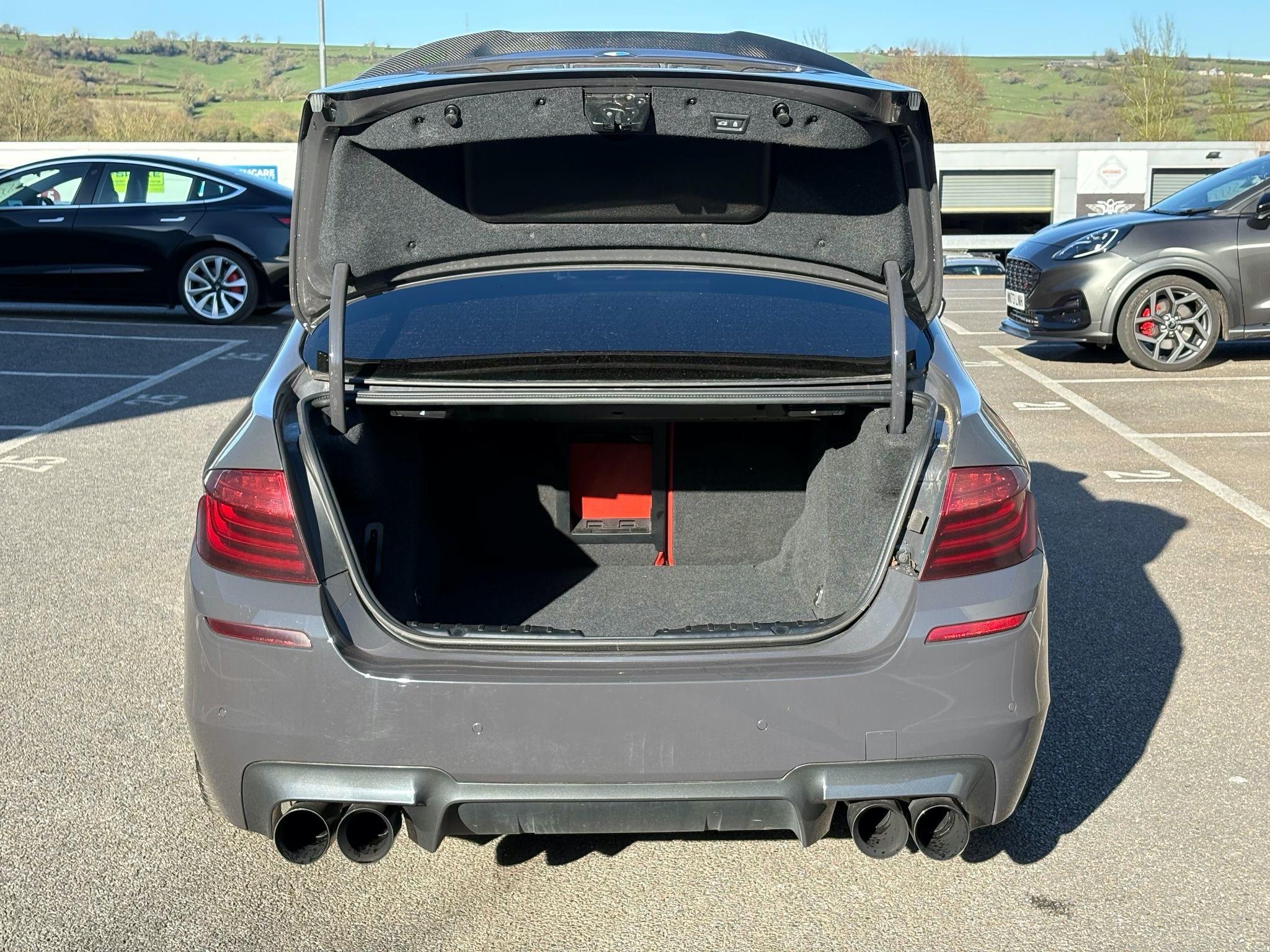 BMW M5 view 29