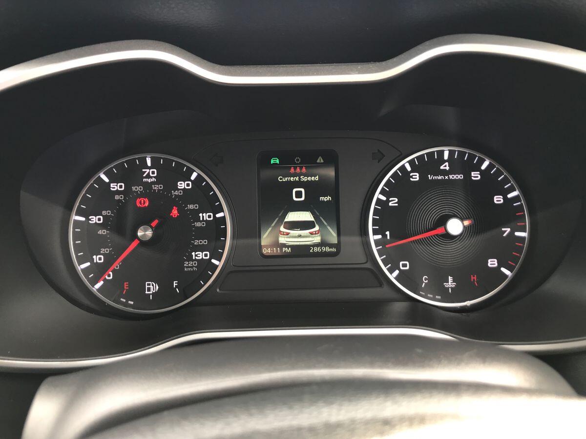 MG ZS view 22