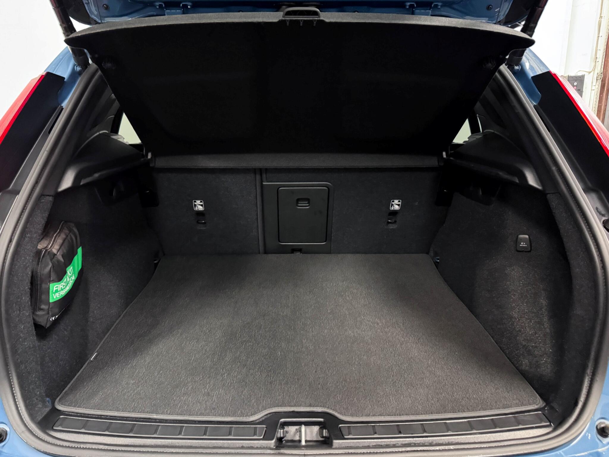 Volvo XC40 view 7