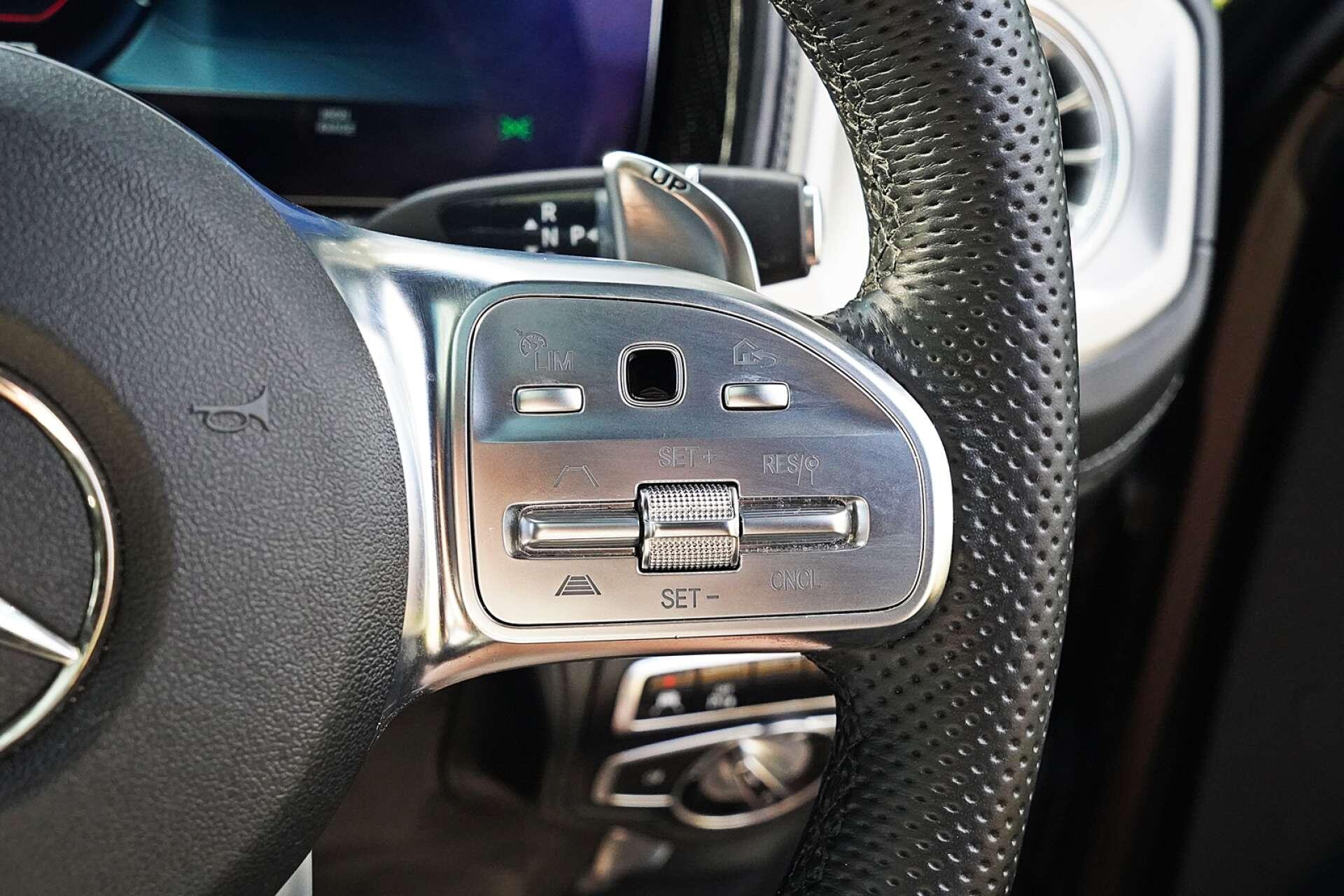 Mercedes-Benz G-Class view 35