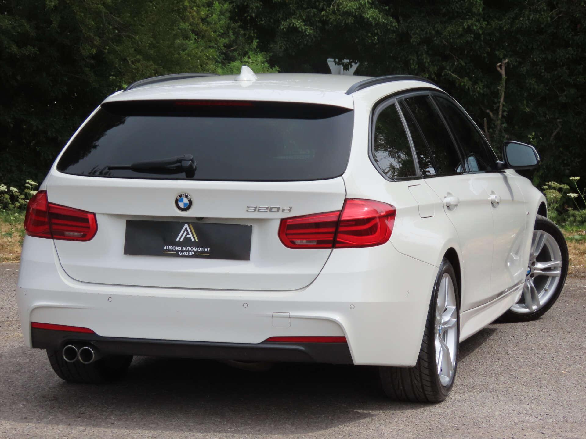 BMW 3 Series view 4