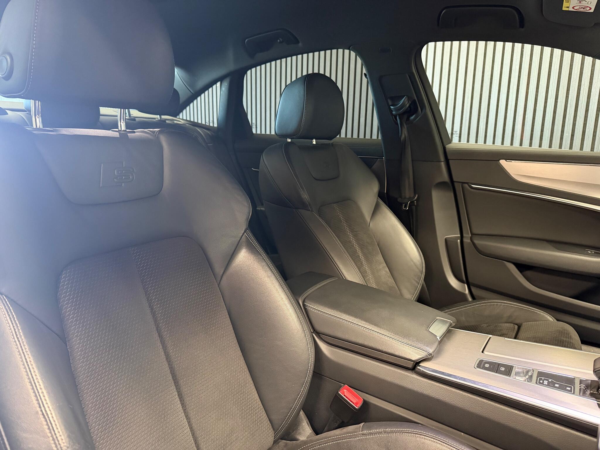 Audi A6 view 31