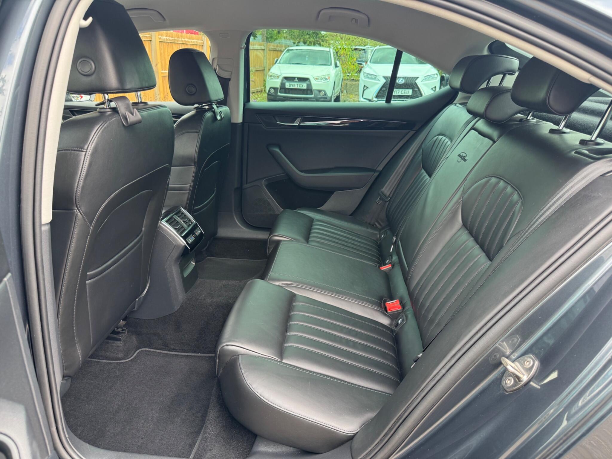 Skoda Superb view 23