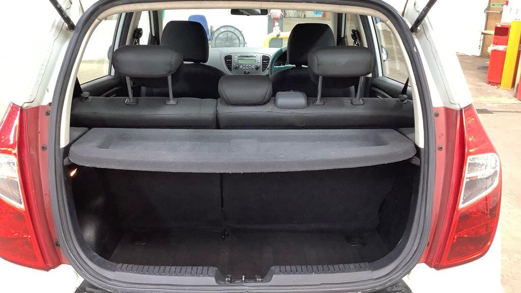 Hyundai i10 view 14