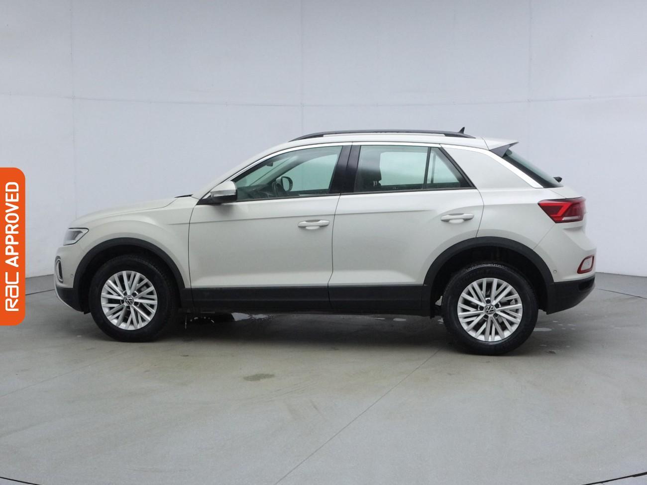 Volkswagen T-Roc view 27