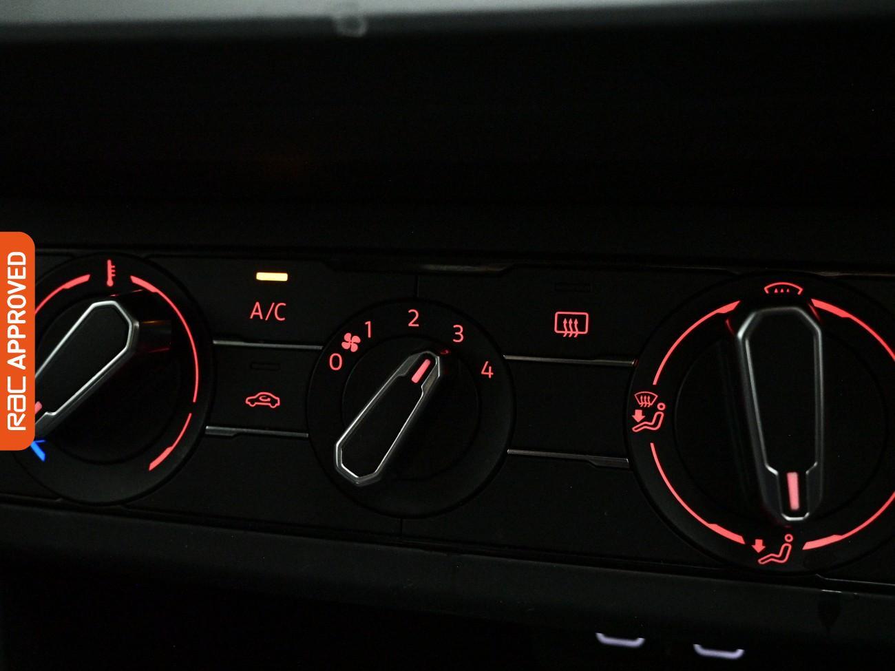 Volkswagen Polo view 19