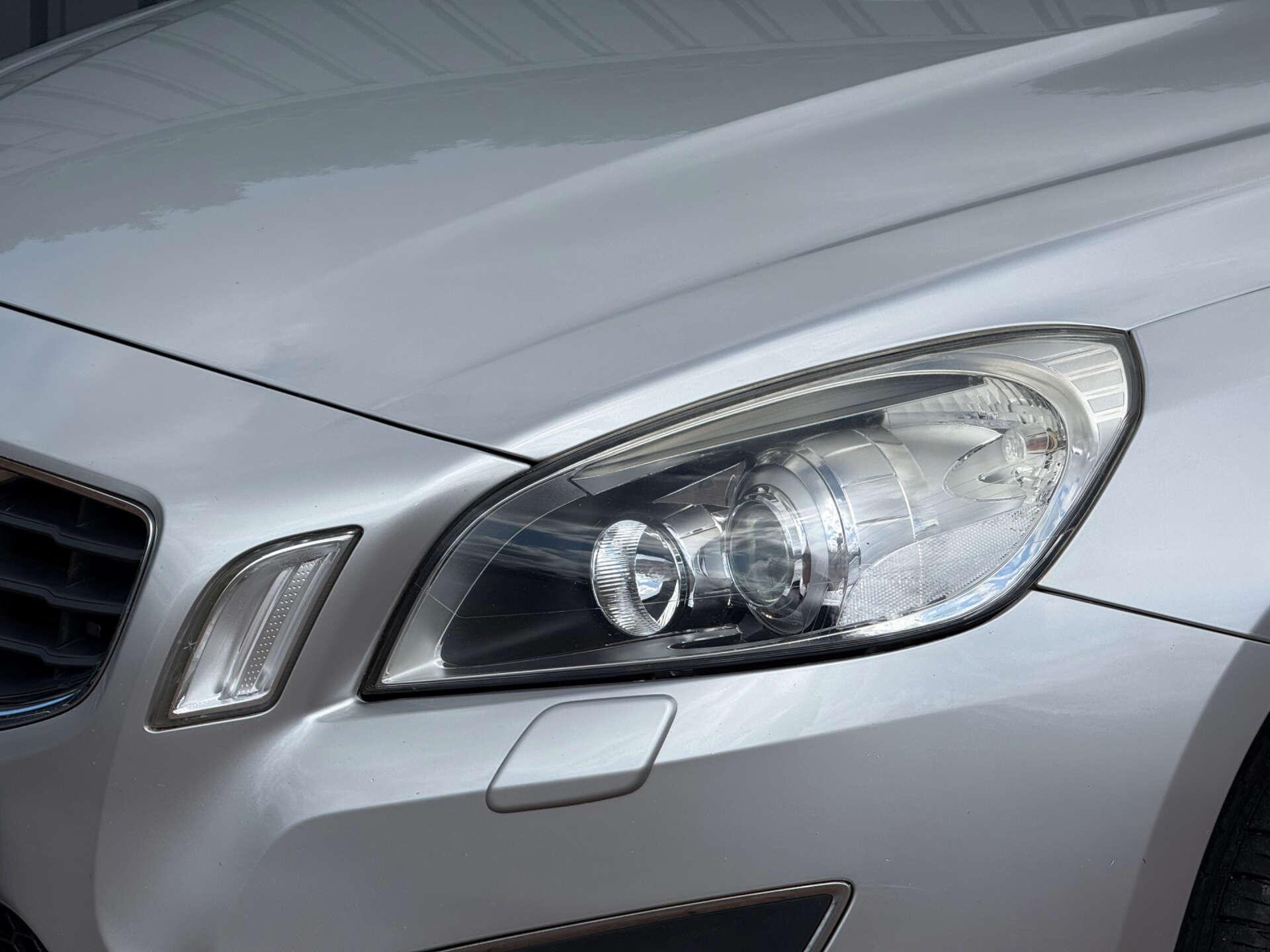 Volvo V60 view 5